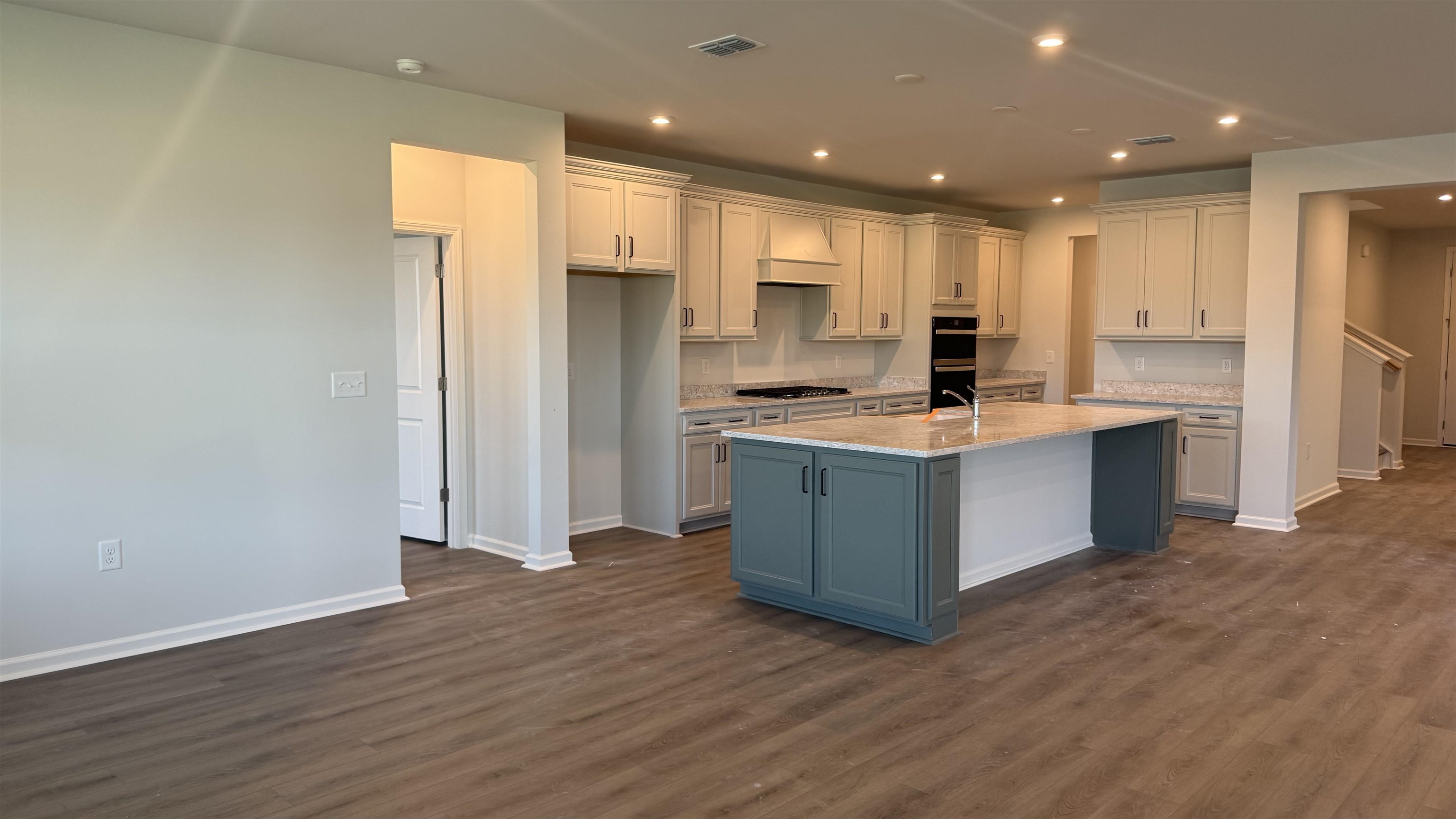 1509 Winding Creek Way Property Photo 2