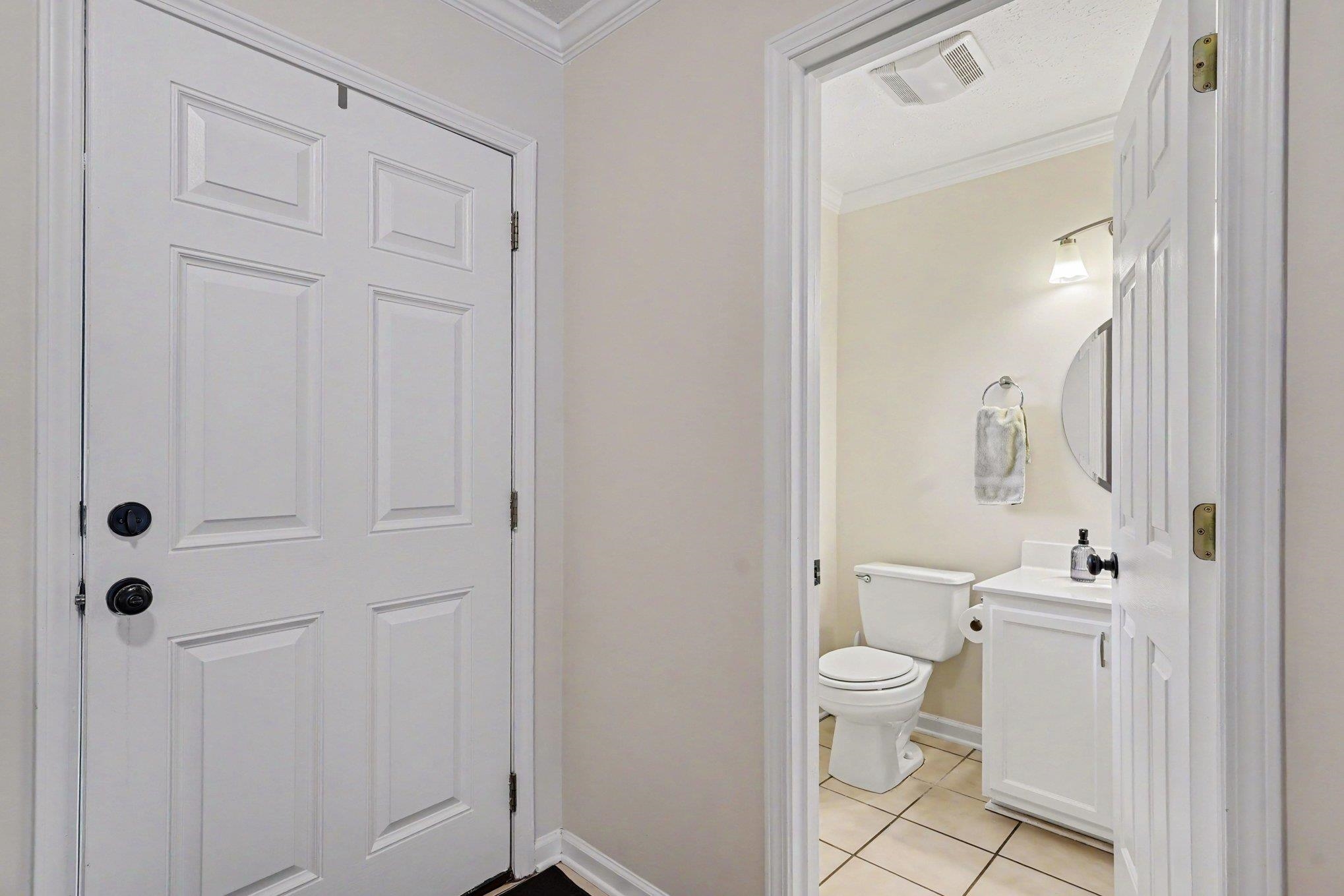 2033 Chadbury Ln. Property Photo 11