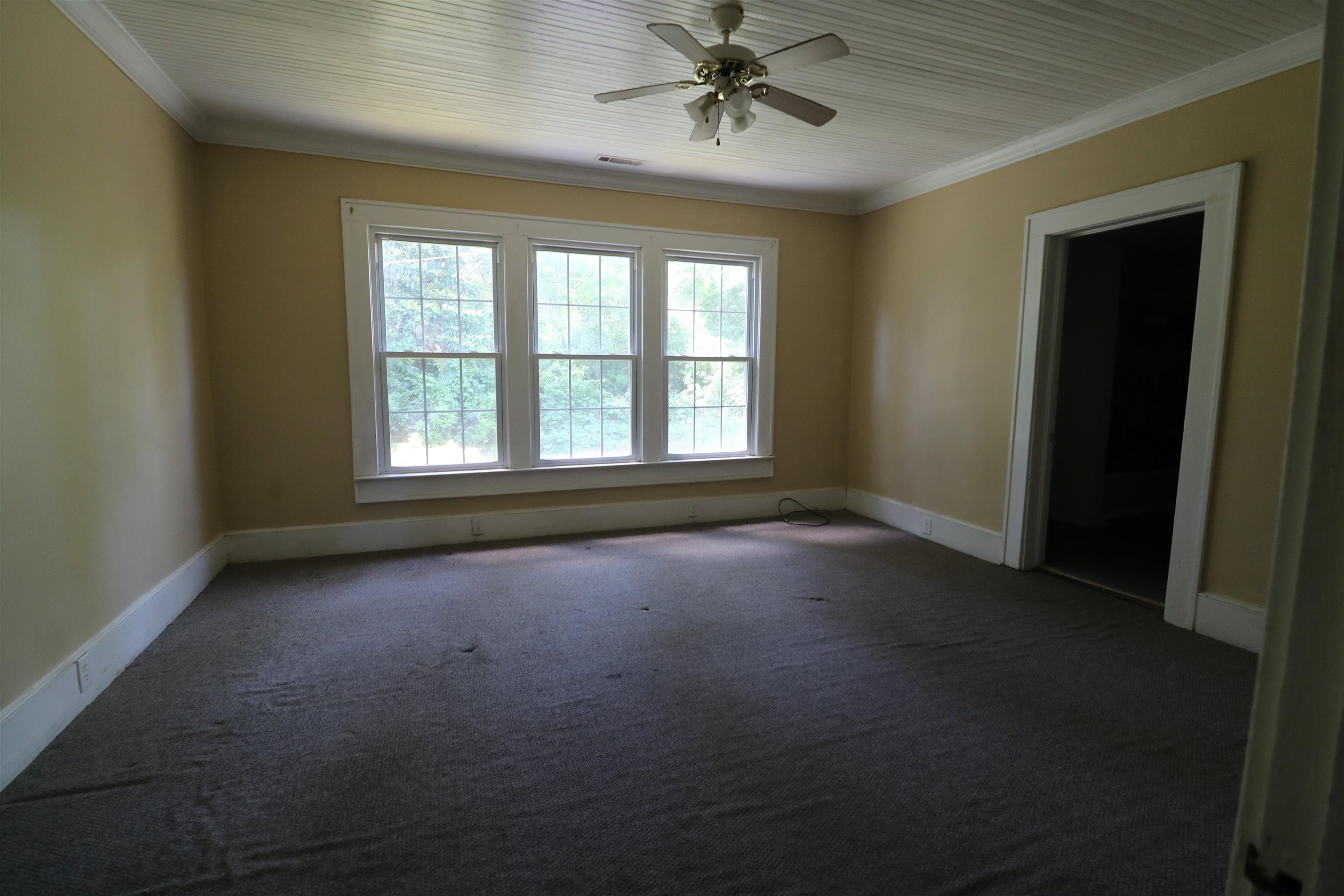 302 S Main St. Property Photo 12