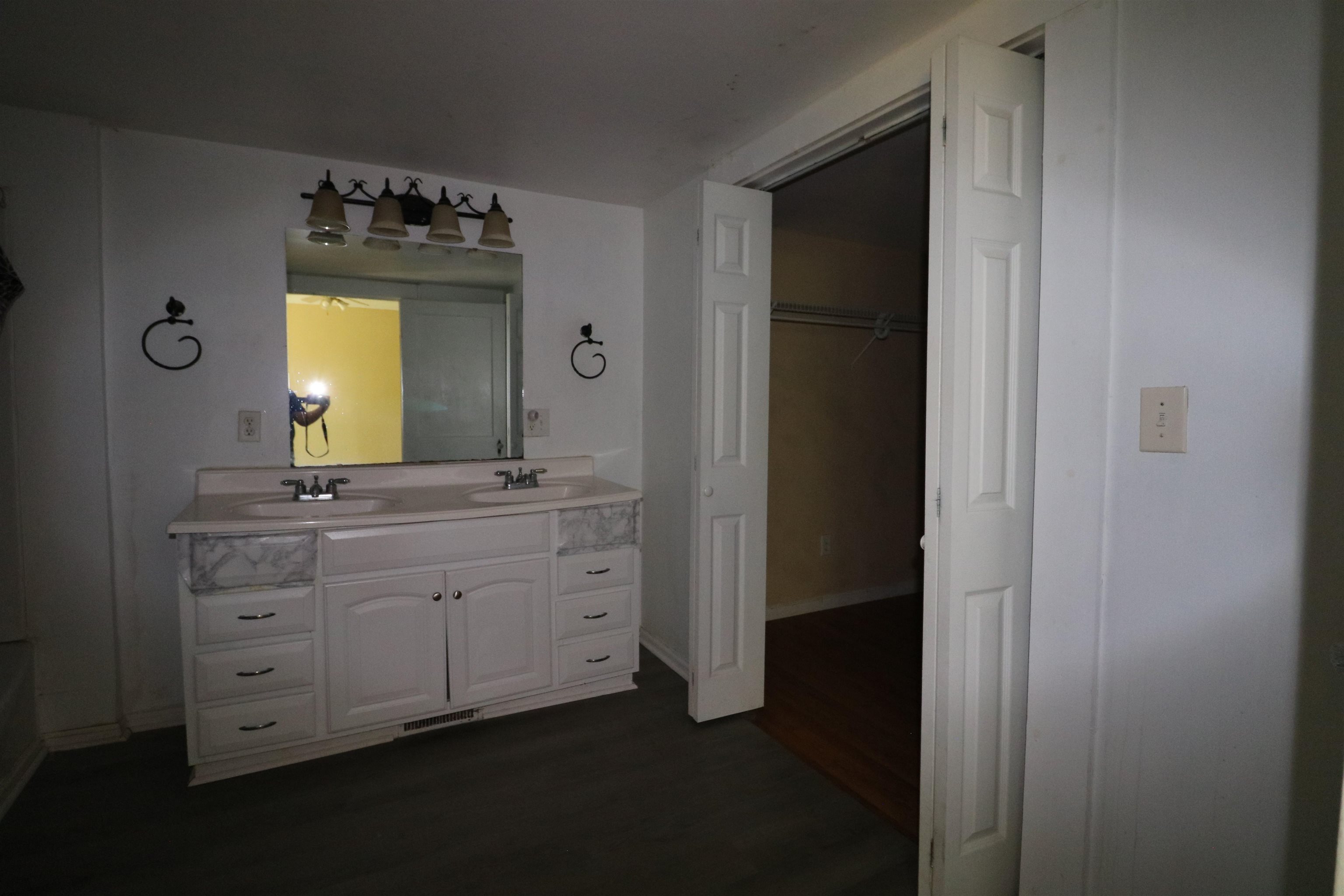 302 S Main St. Property Photo 14