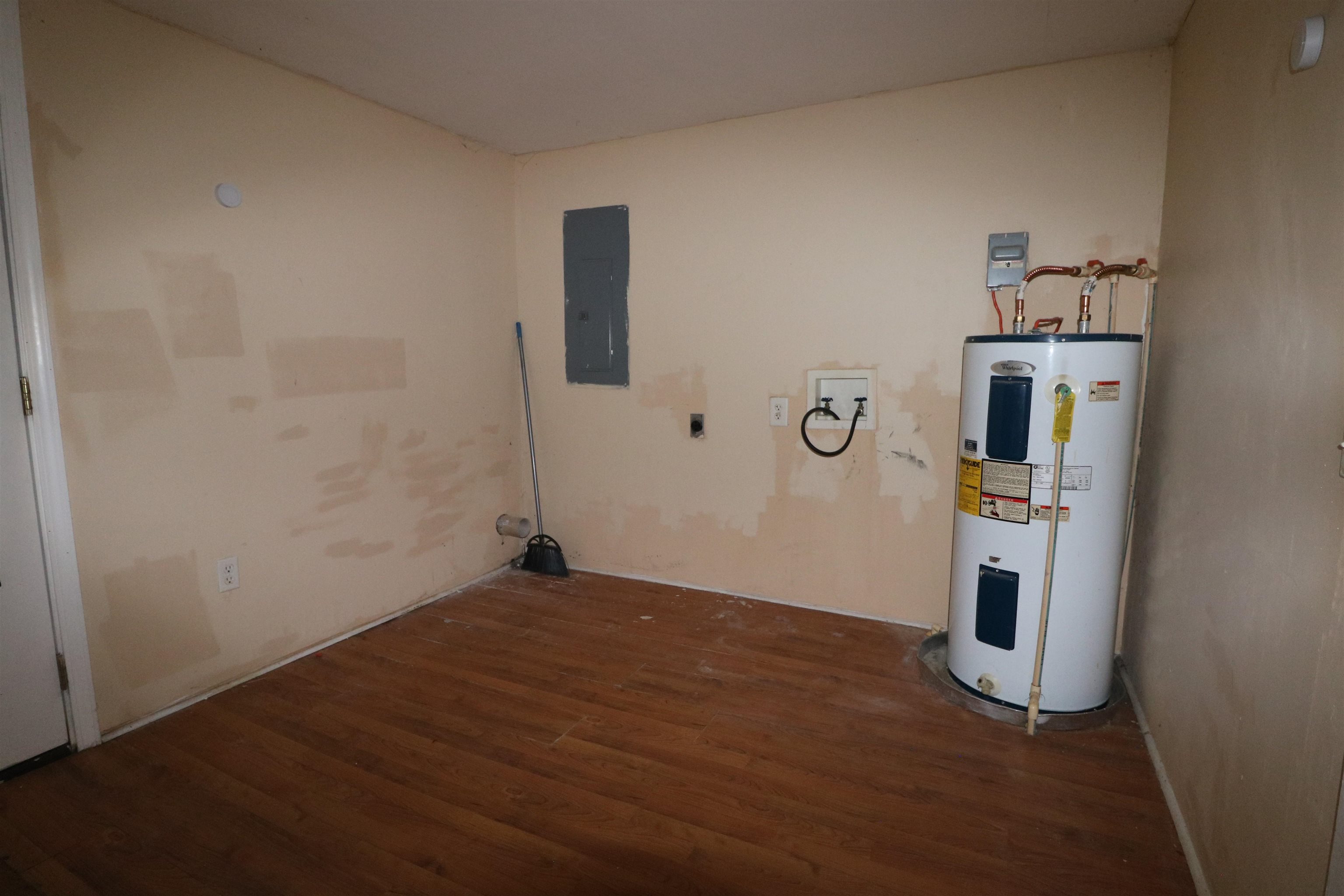 302 S Main St. Property Photo 21