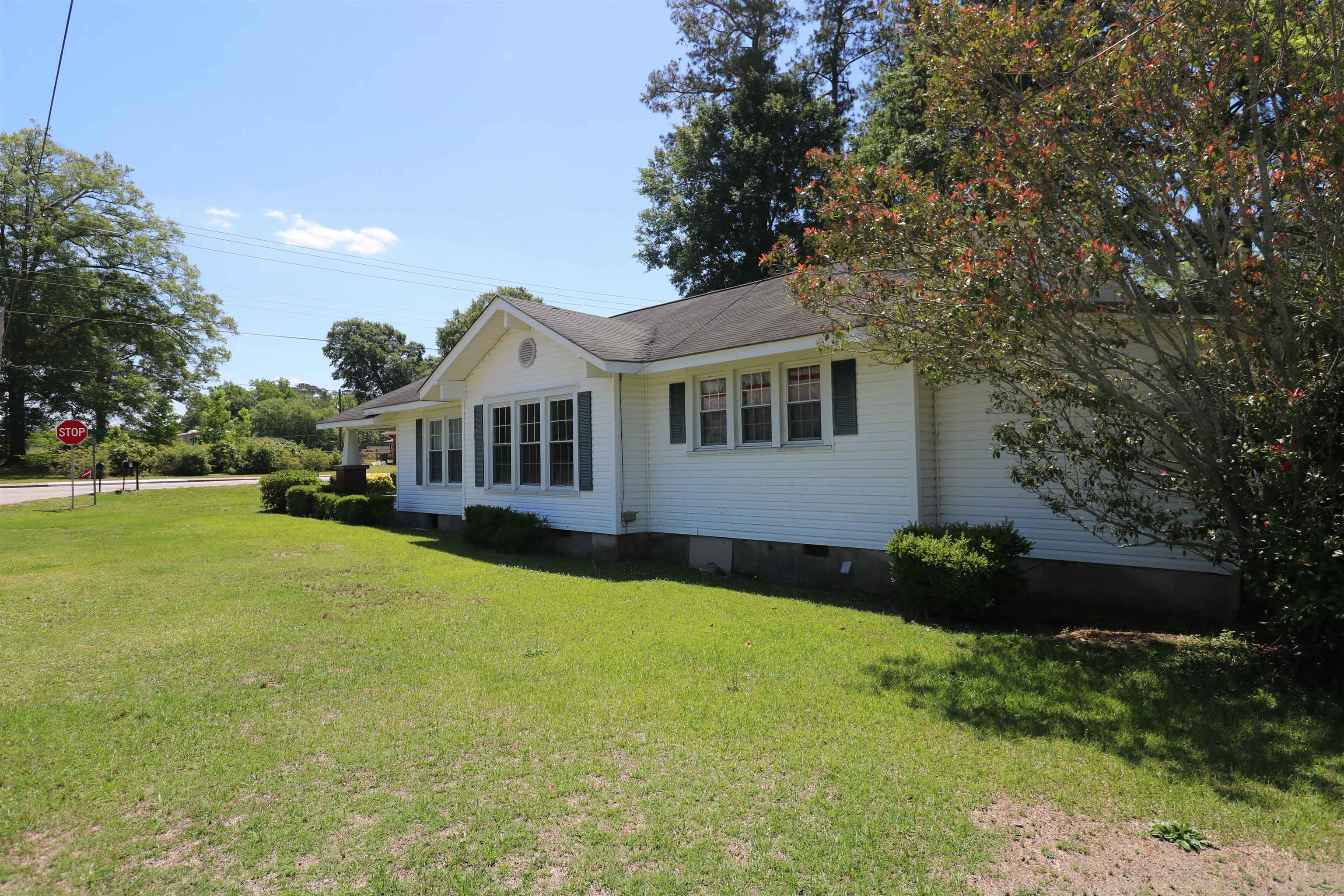 302 S Main St. Property Photo 25