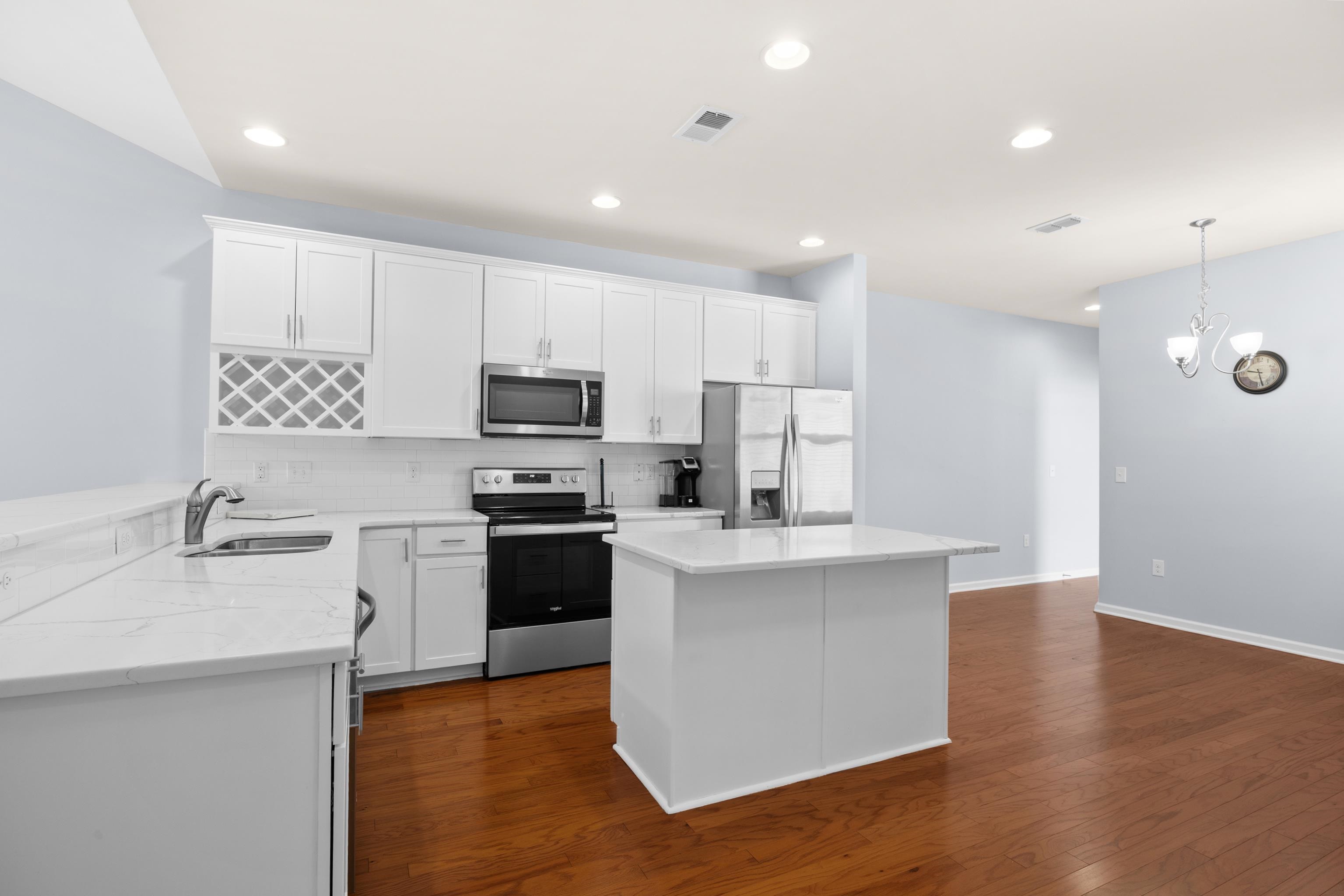 736 Salerno Circle Property Photo 4