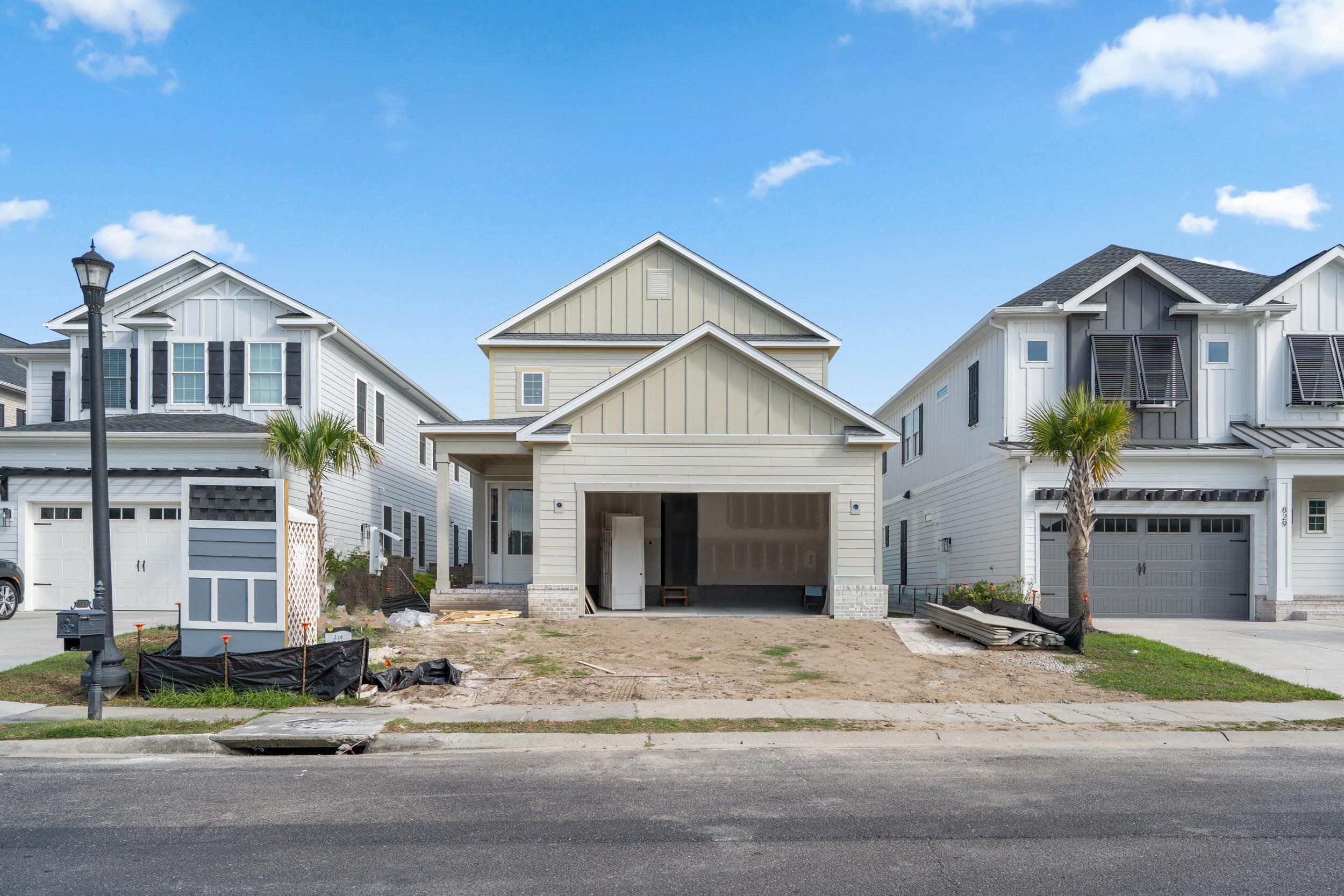 825 Crystal Water Way Property Photo 4