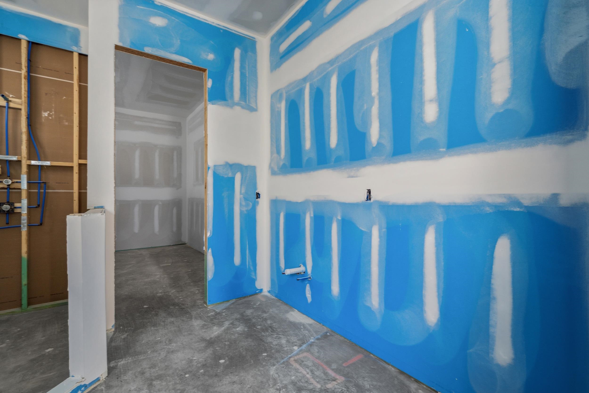 825 Crystal Water Way Property Photo 14