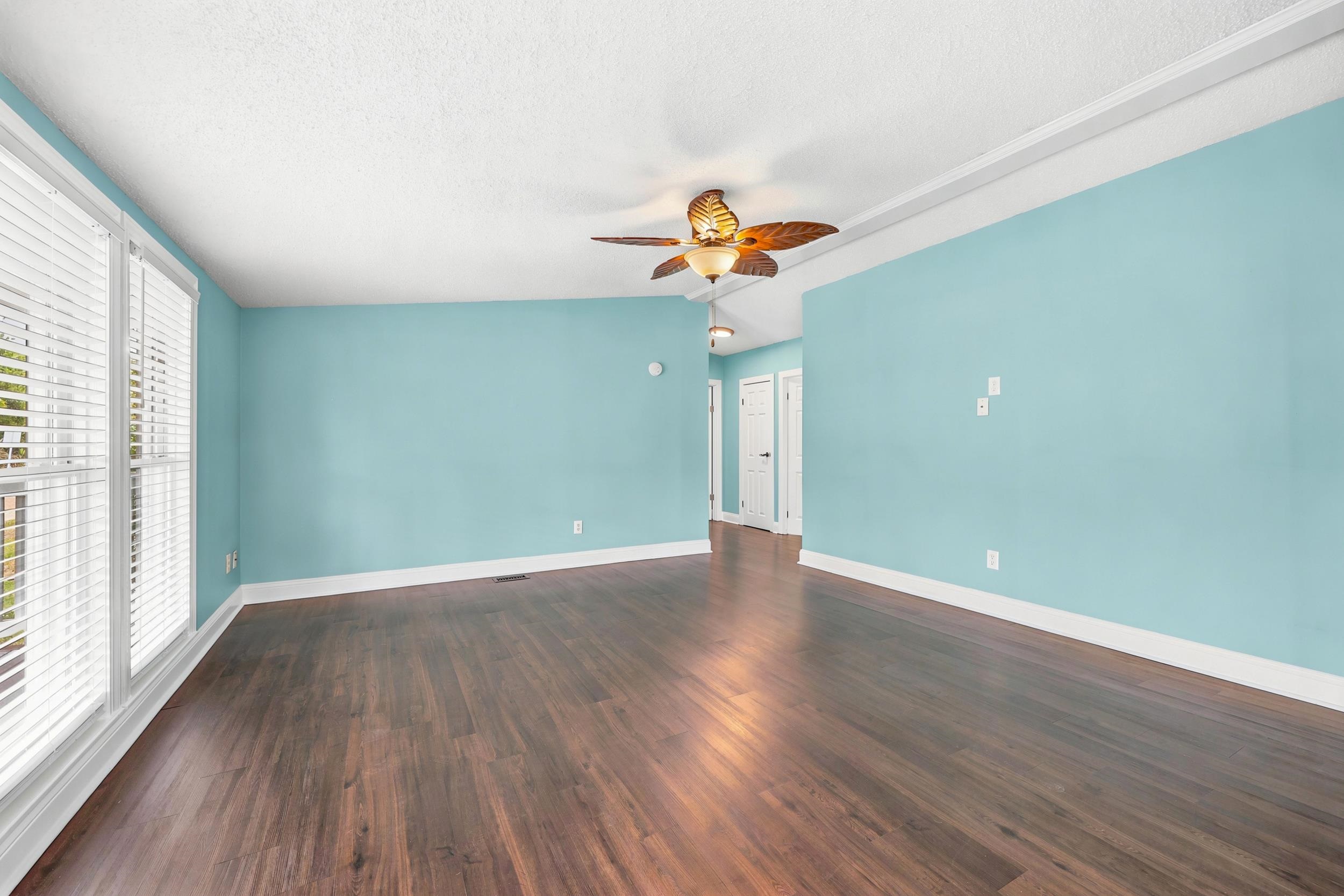 8042 Clearfield Dr. Property Photo 7