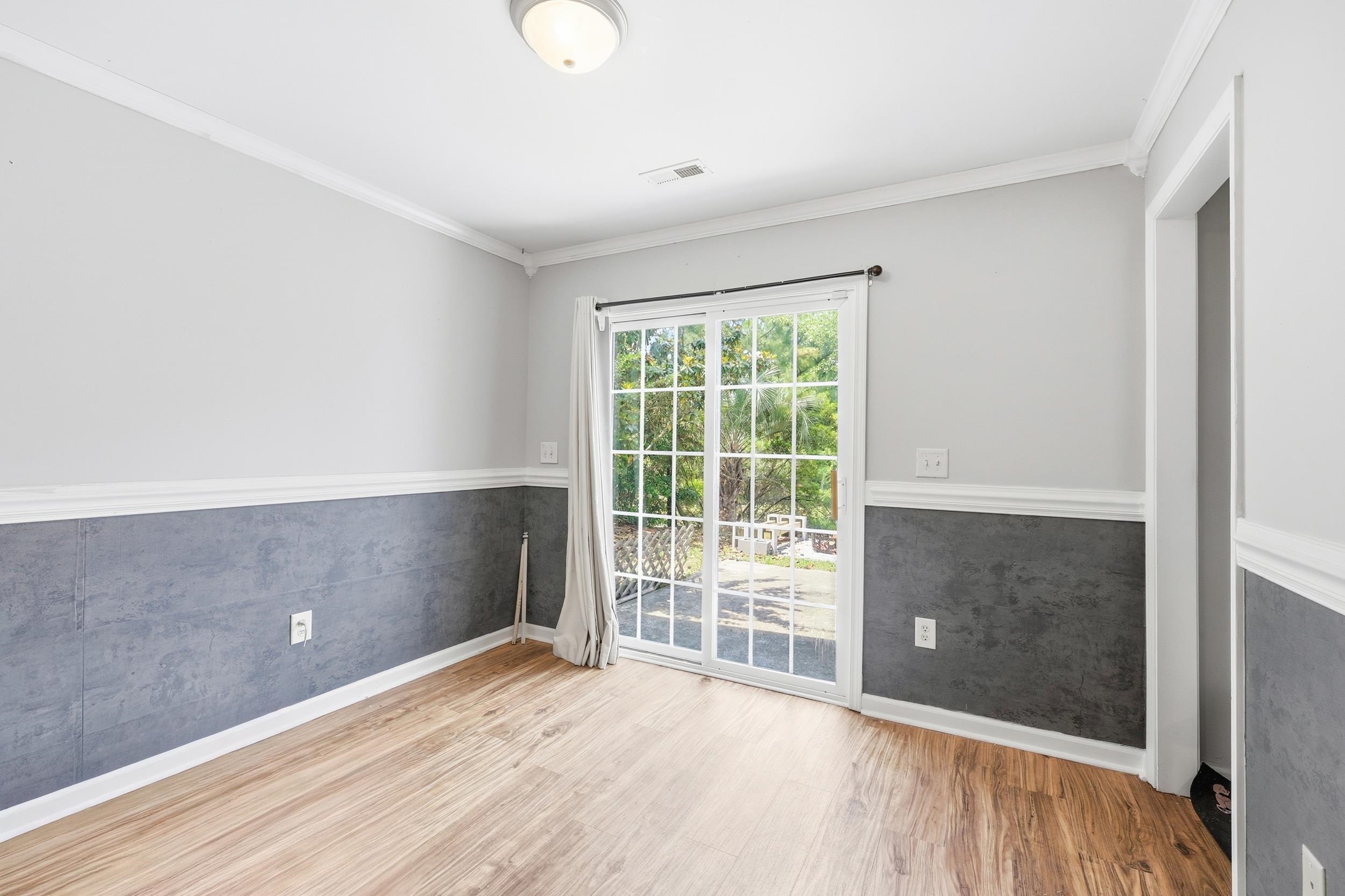 3950 Mayfield Dr. Property Photo 10
