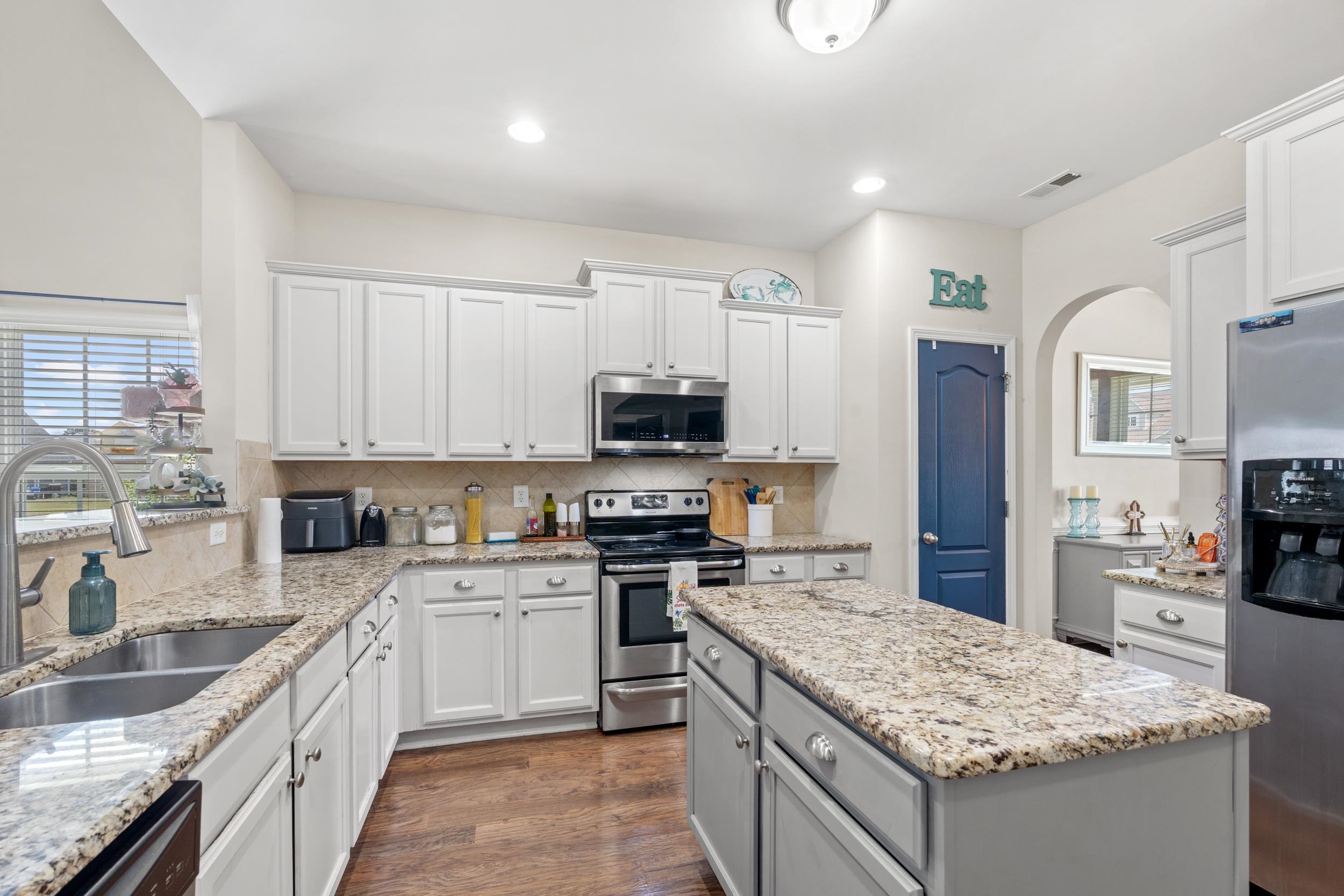 525 Joy Way Ct. Property Photo 5