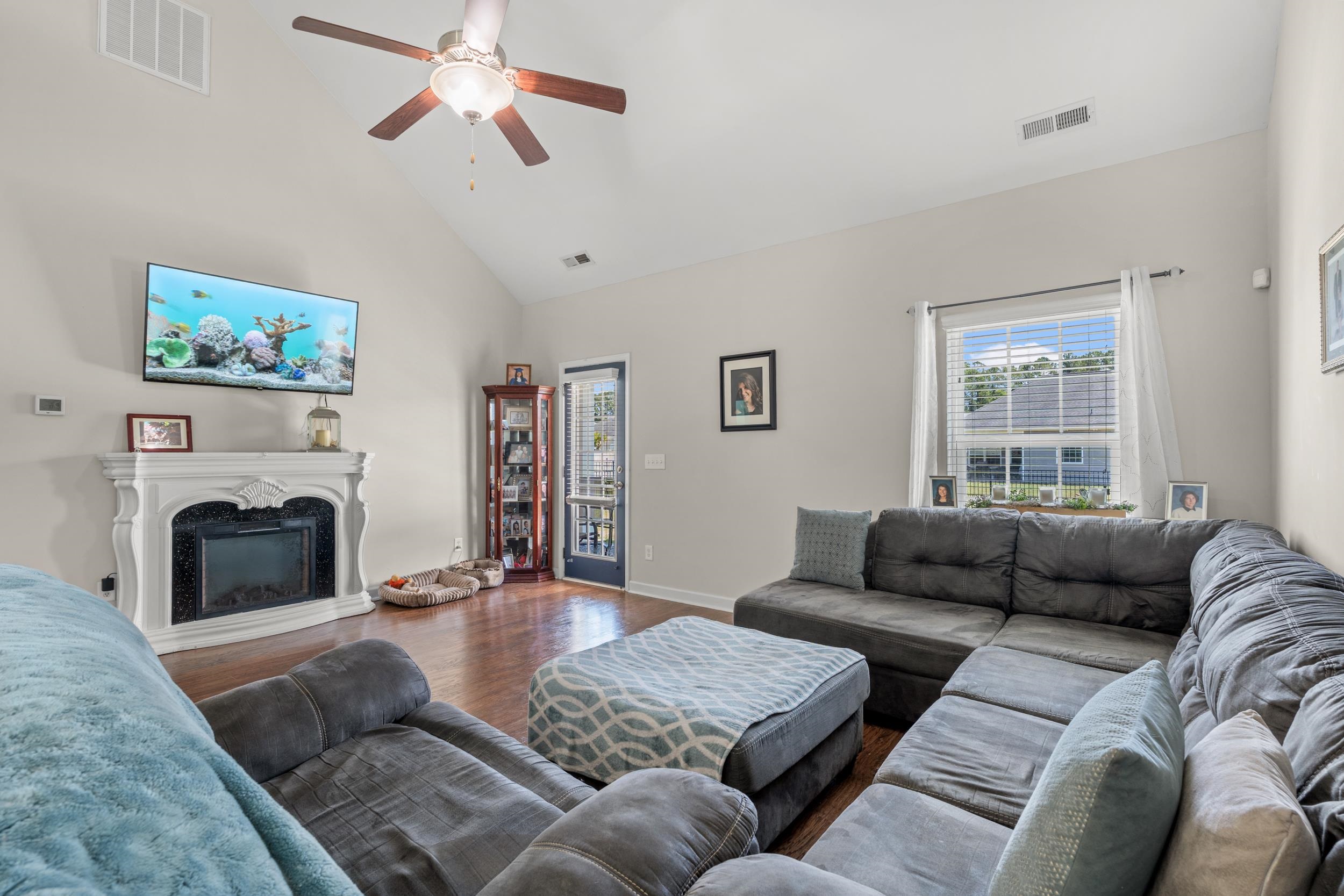 525 Joy Way Ct. Property Photo 6