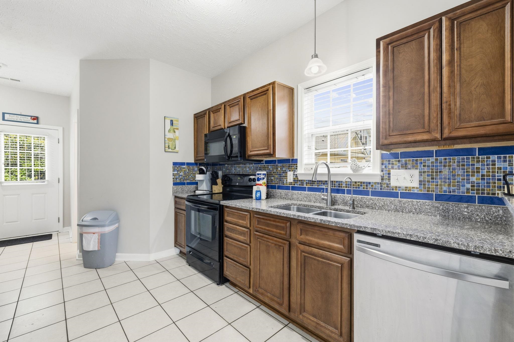 313 Snorkel Way Property Photo 7