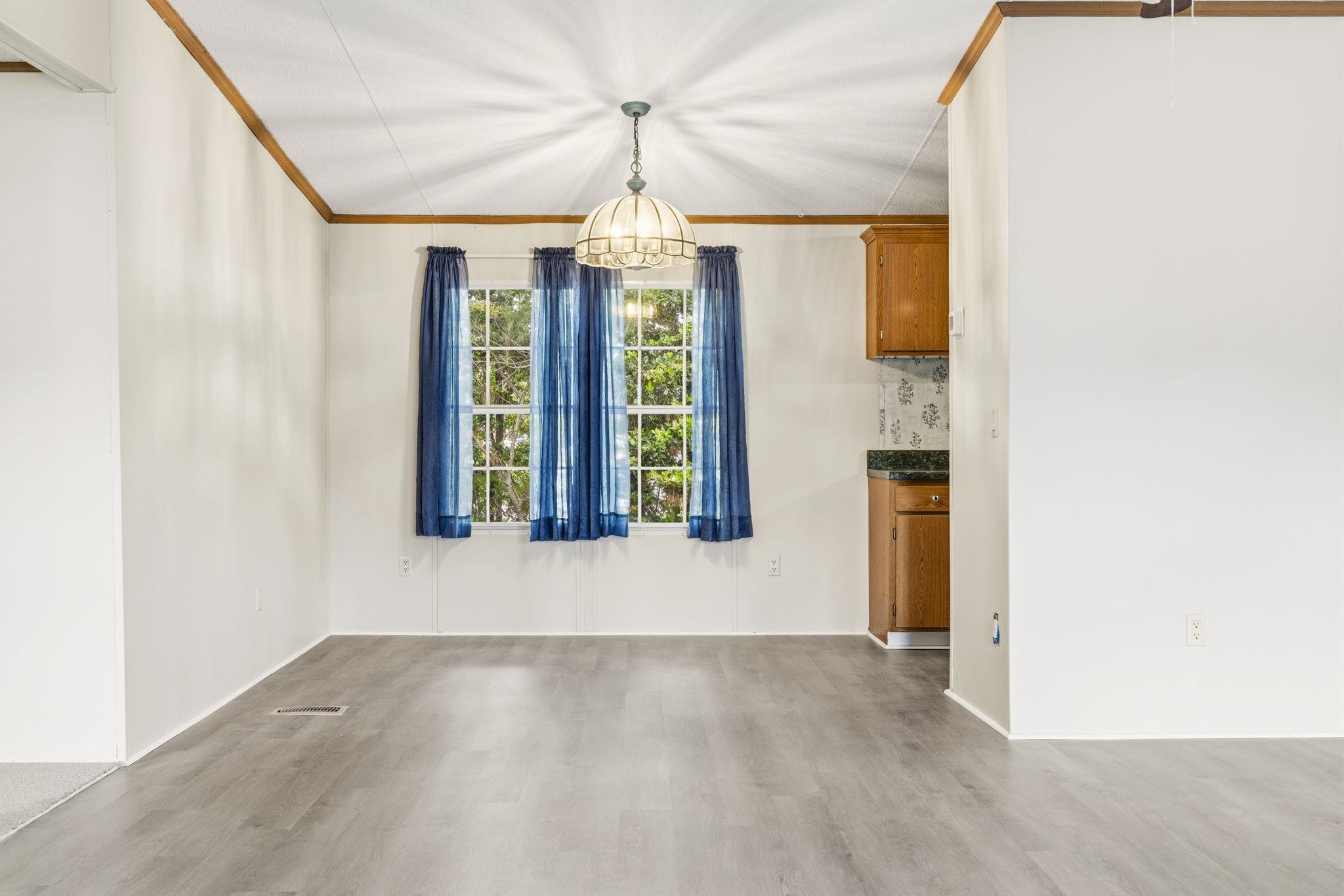 344 Misty Breeze Ln. Property Photo 6