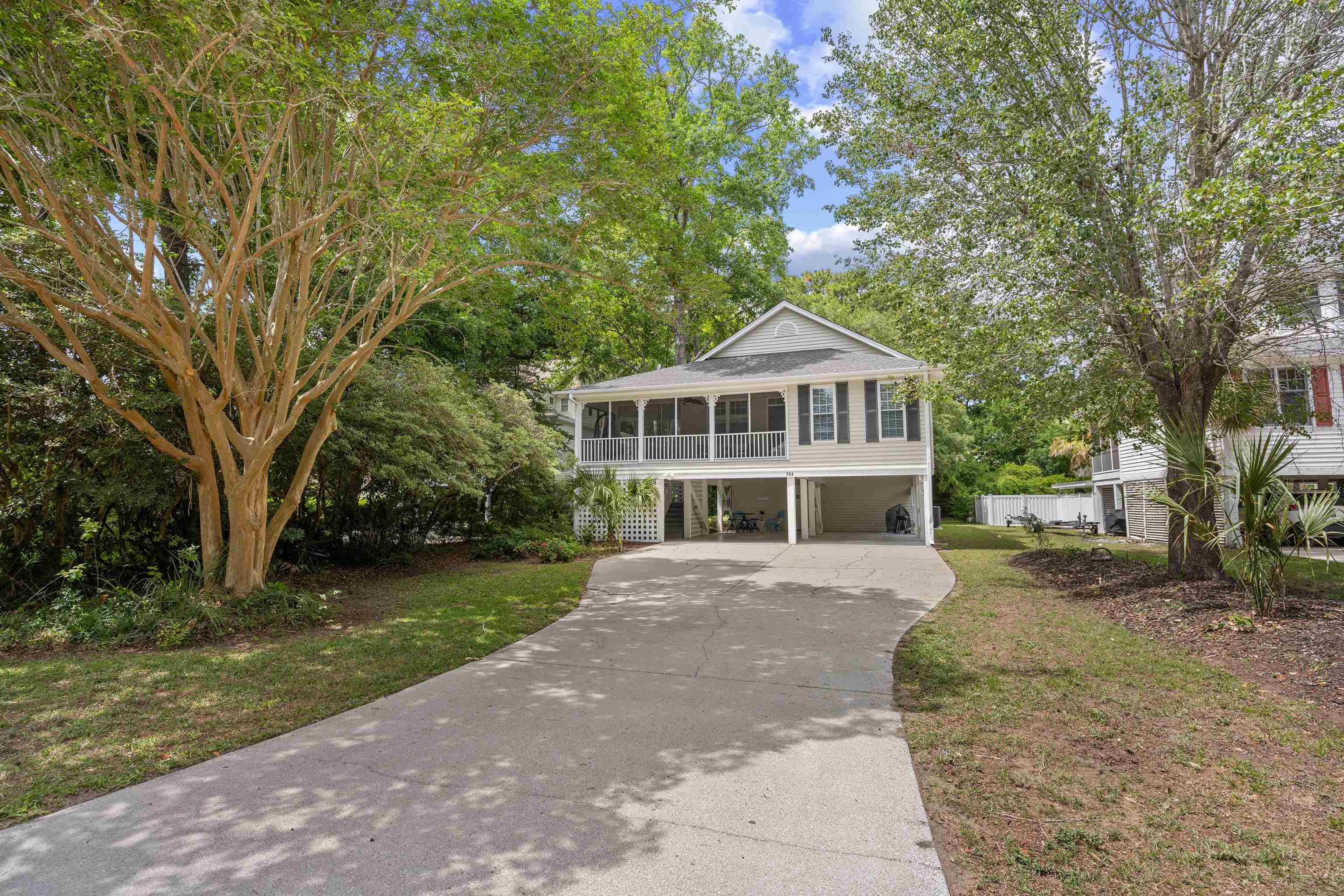 554 Hammock Ave. Property Photo 2