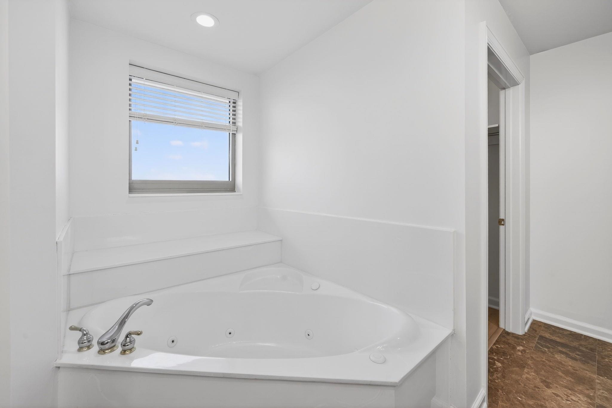 8500 Margate Circle Property Photo 39