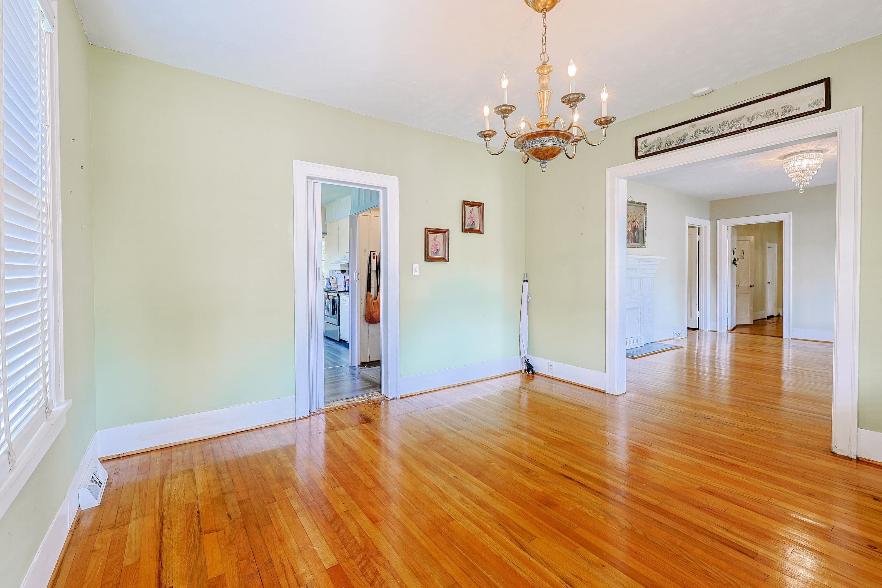 305 N Main St. Property Photo 26