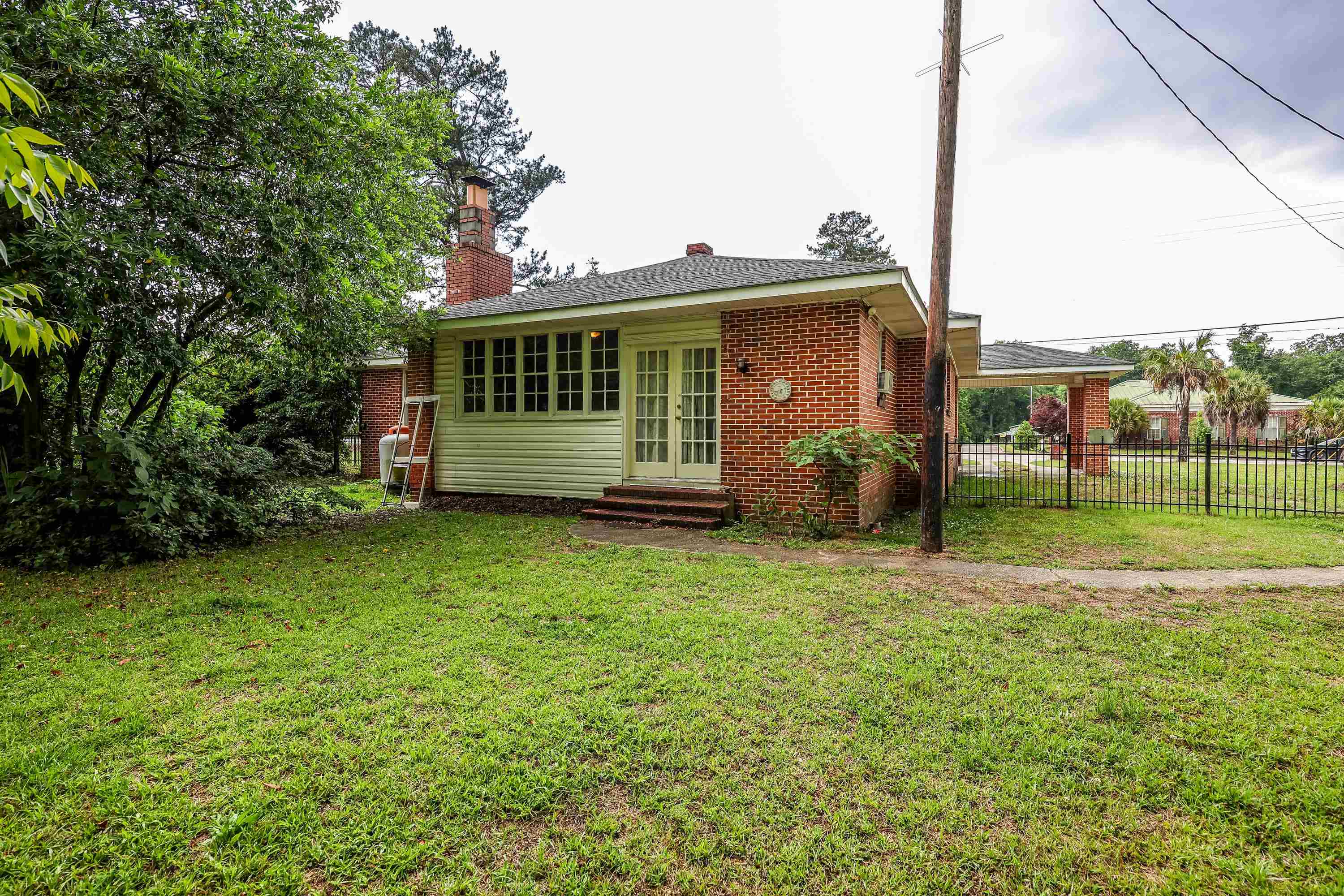 305 N Main St. Property Photo 30