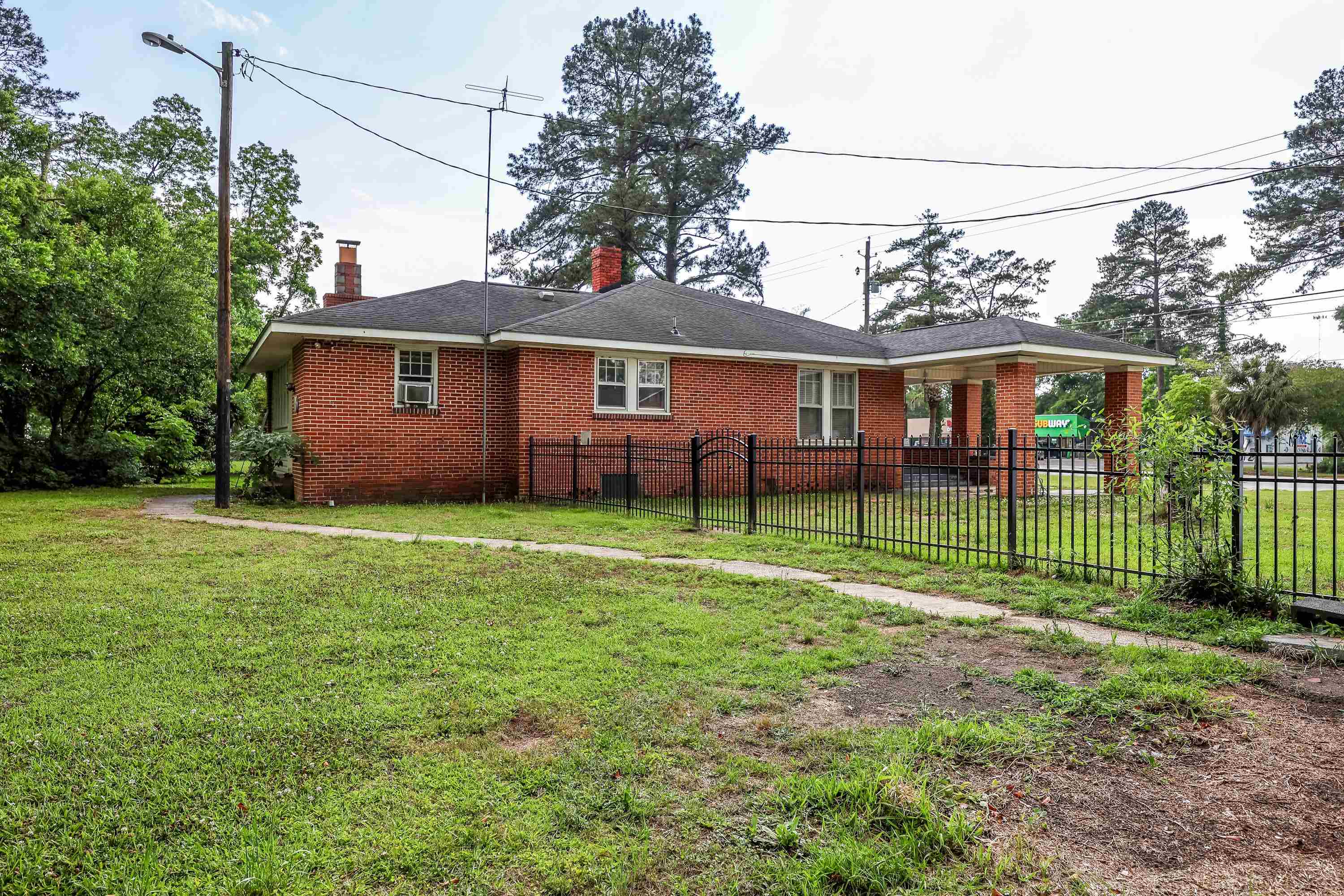 305 N Main St. Property Photo 31