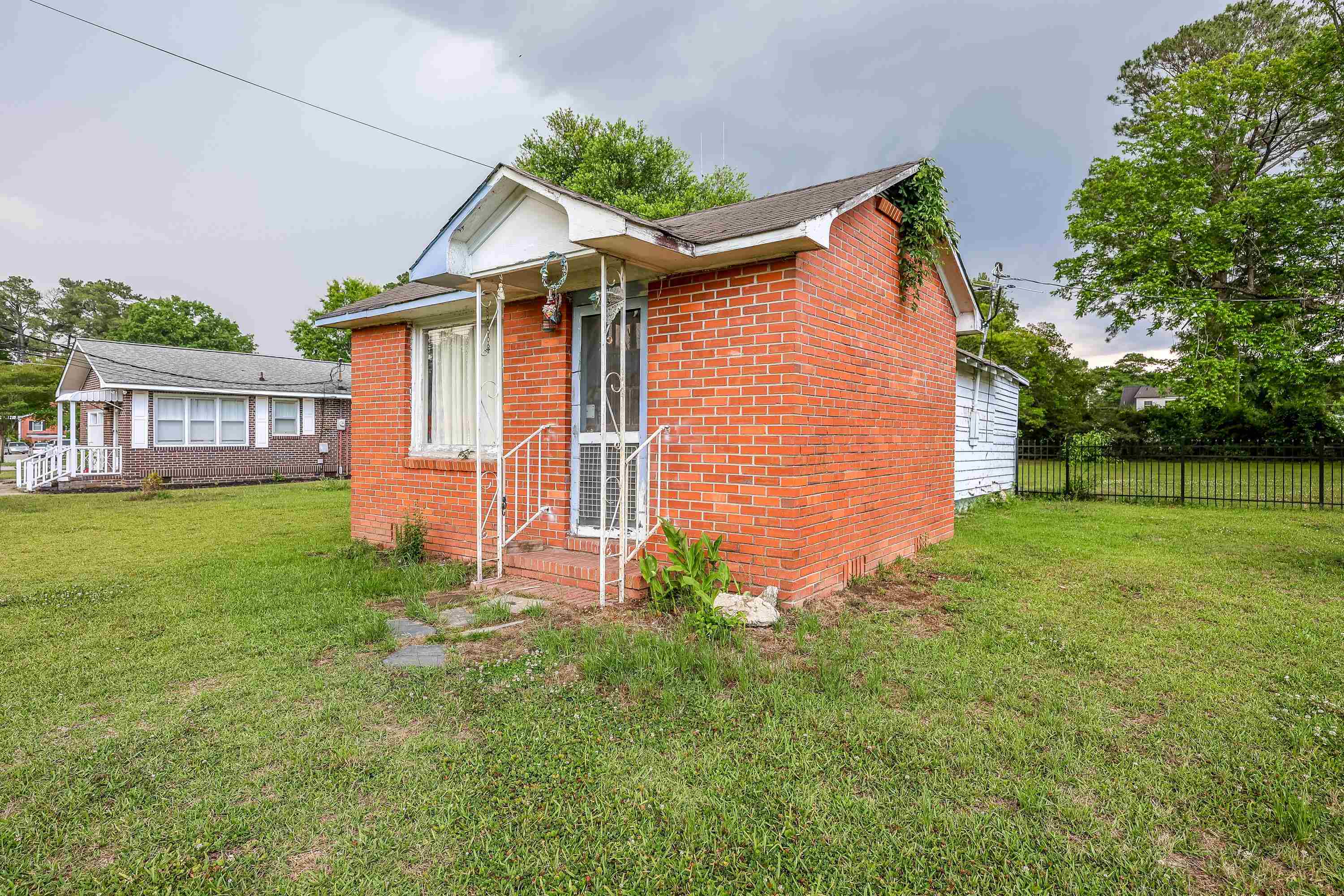 305 N Main St. Property Photo 32
