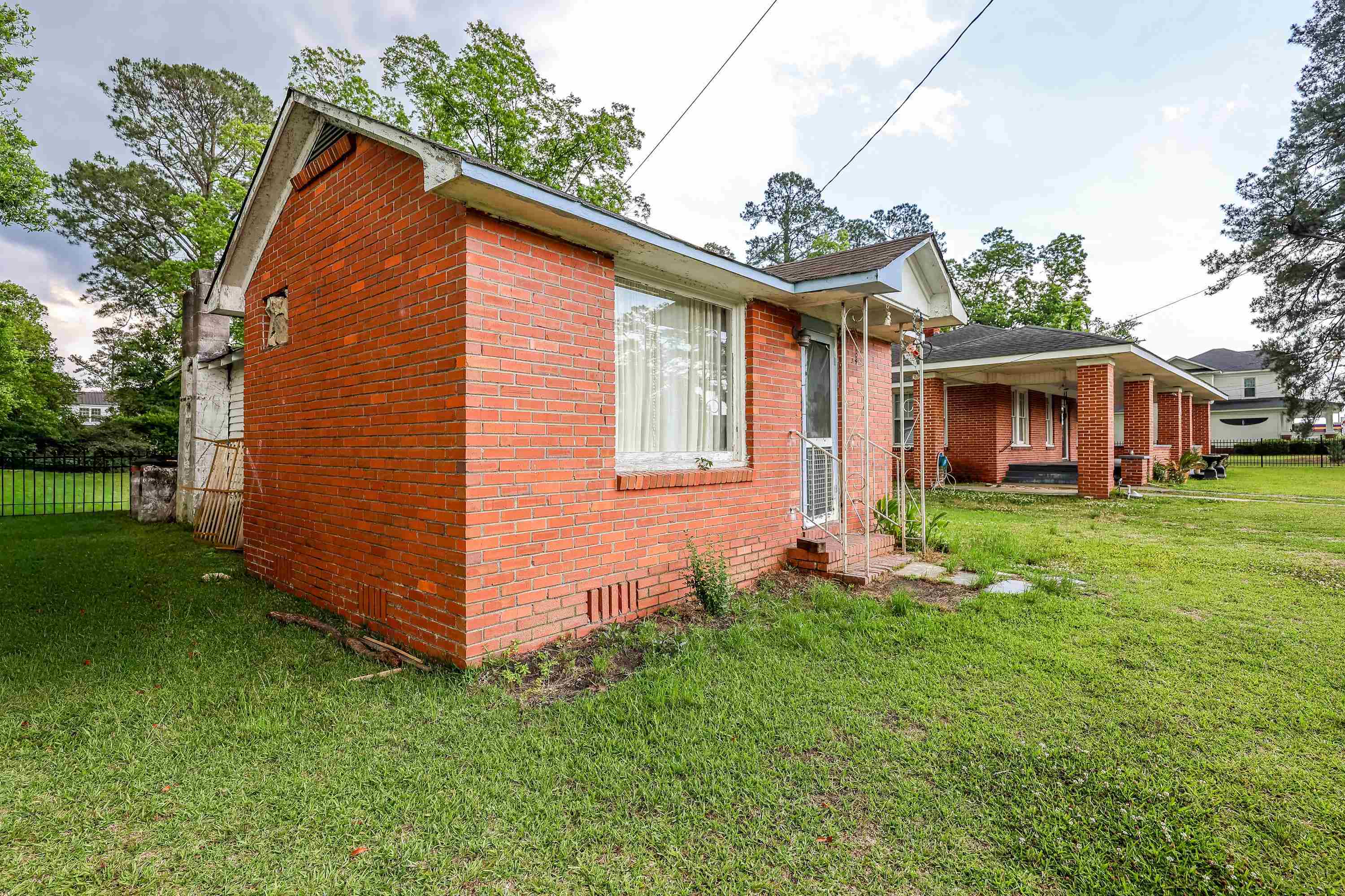 305 N Main St. Property Photo 33