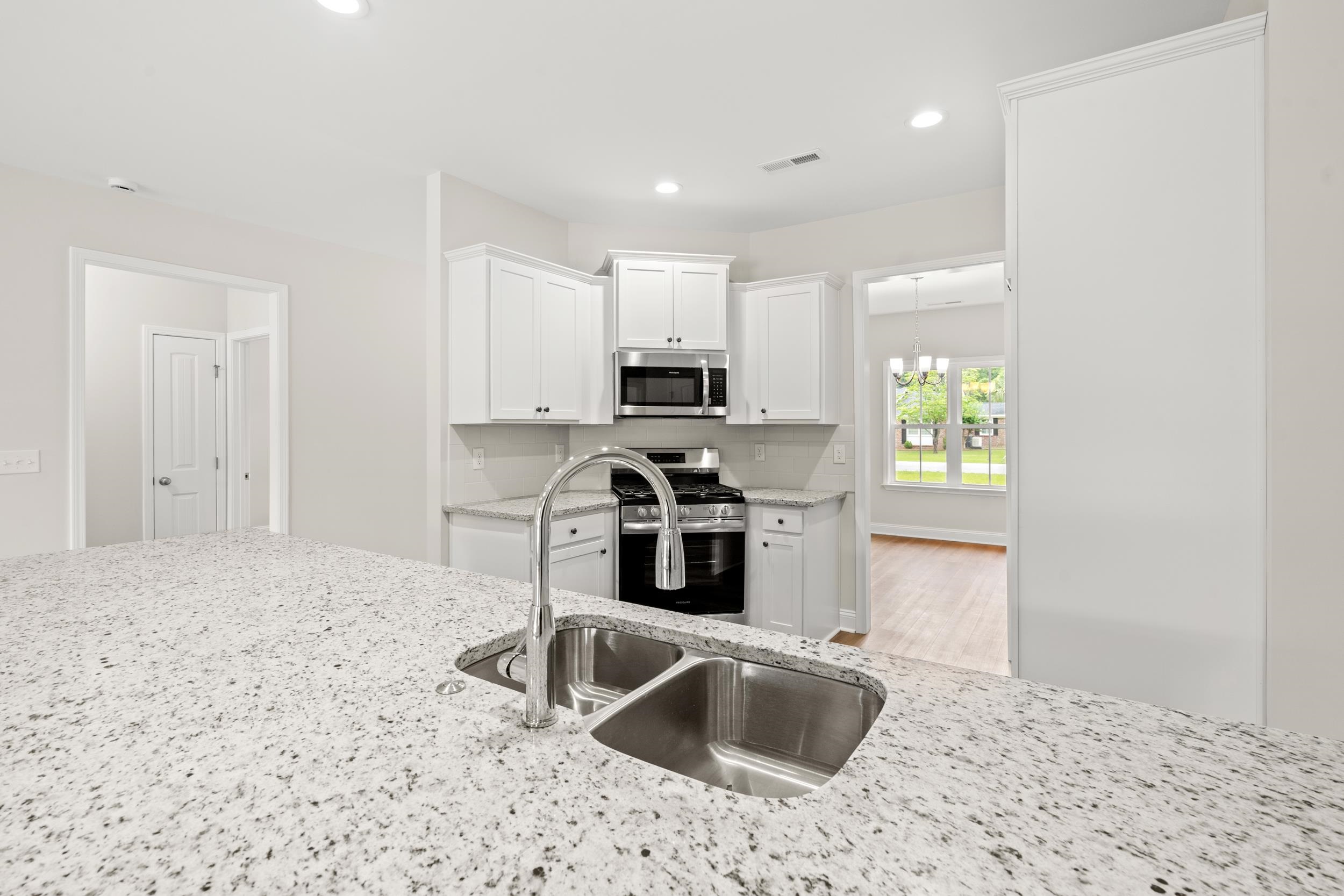 1417 Loop Circle Property Photo 7