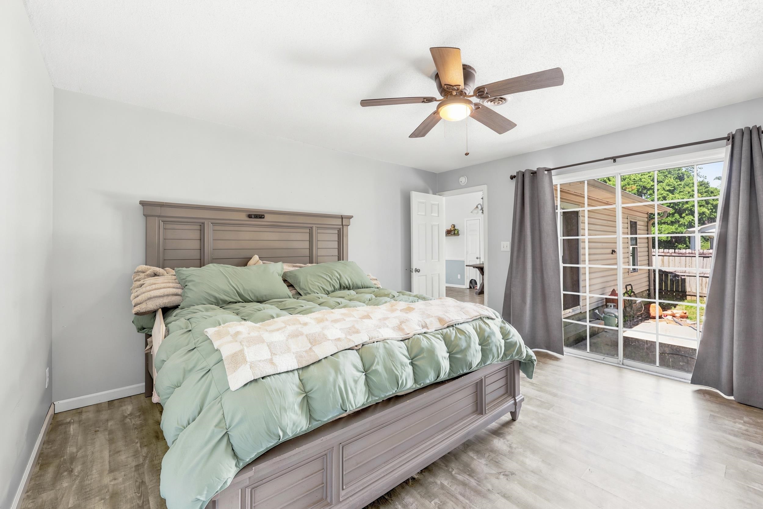 2642 Temperance Dr. Property Photo 4