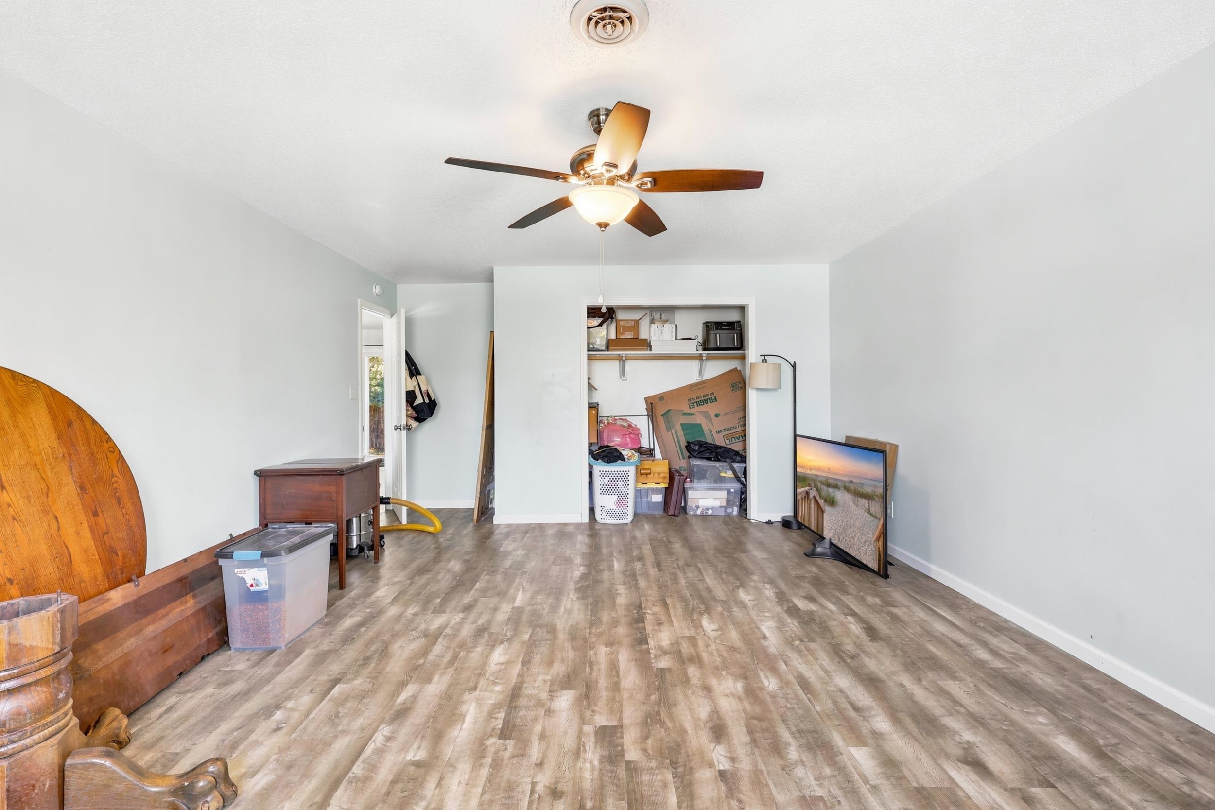 2642 Temperance Dr. Property Photo 11