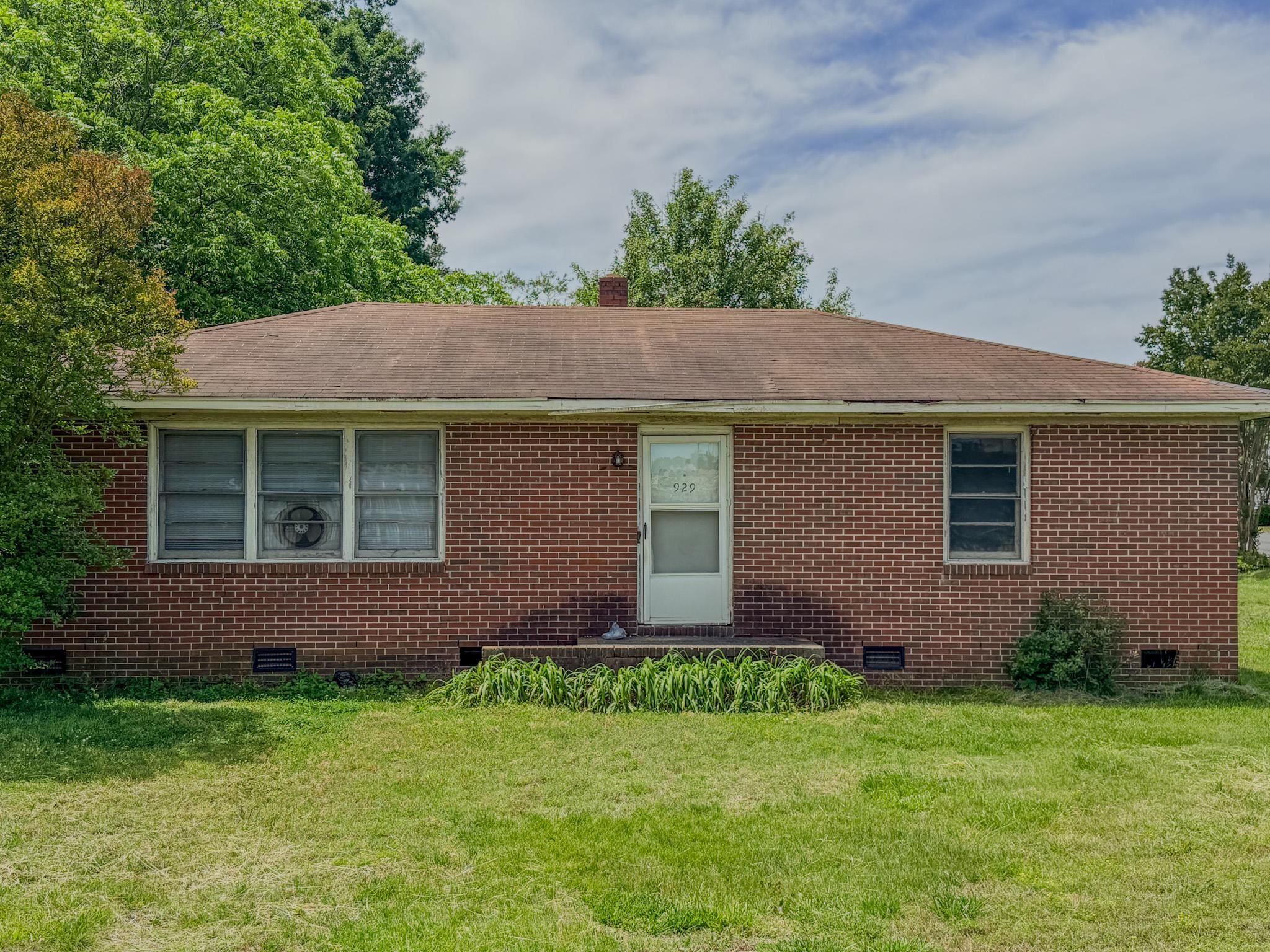 929 Mt Gallant Rd Property Photo 1