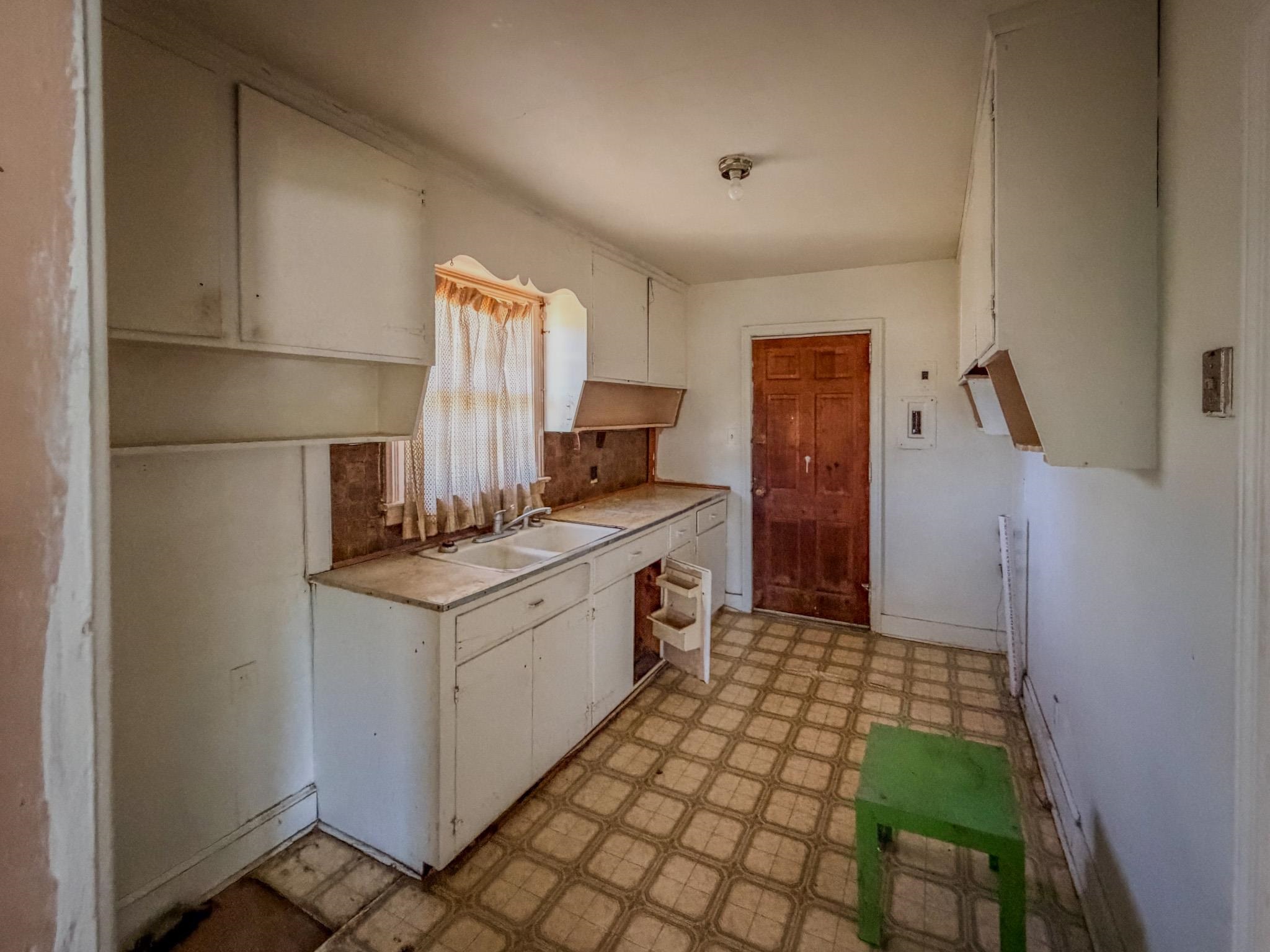 929 Mt Gallant Rd Property Photo 3