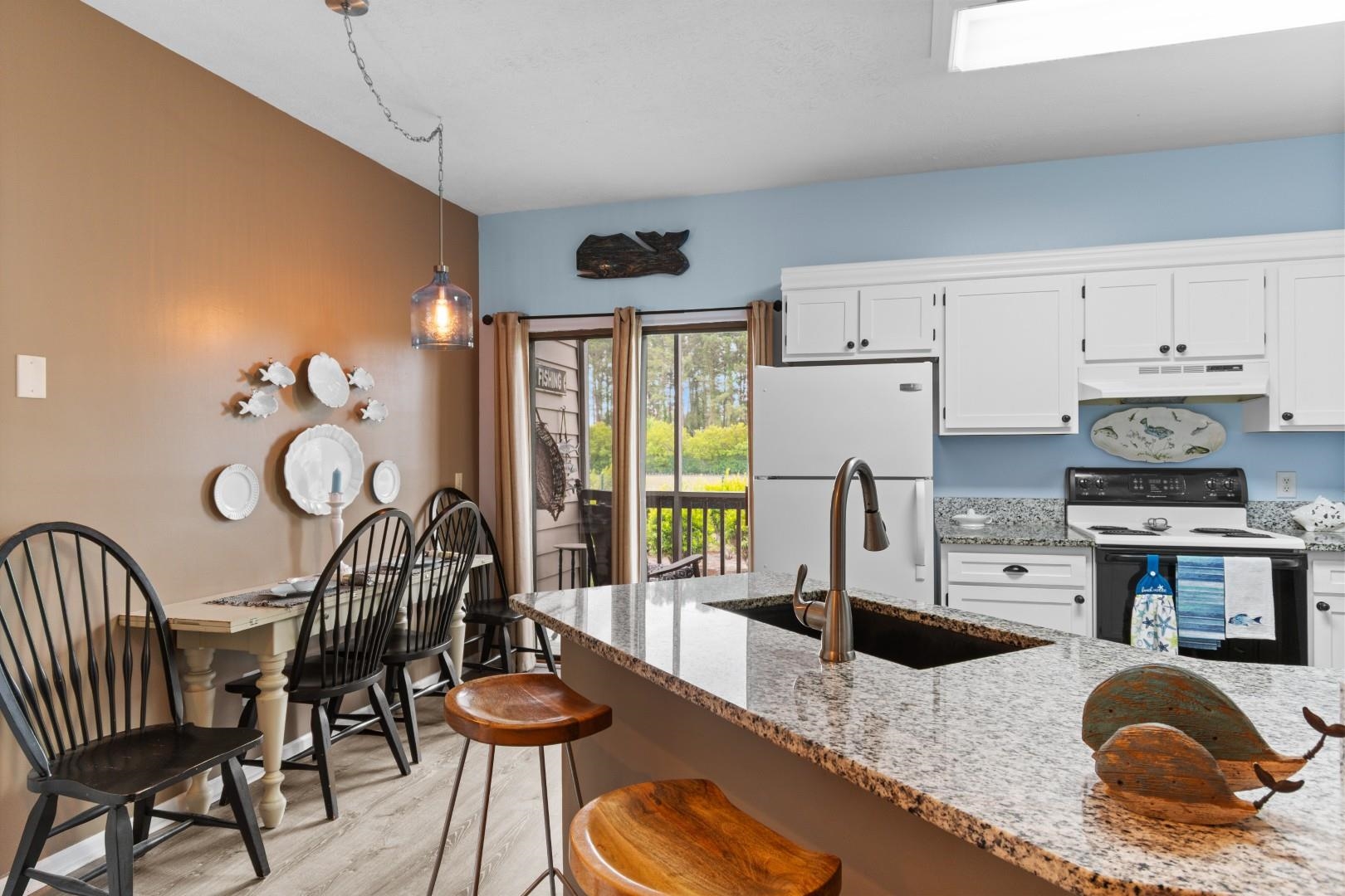 1356 Glenns Bay Rd. Property Photo 4