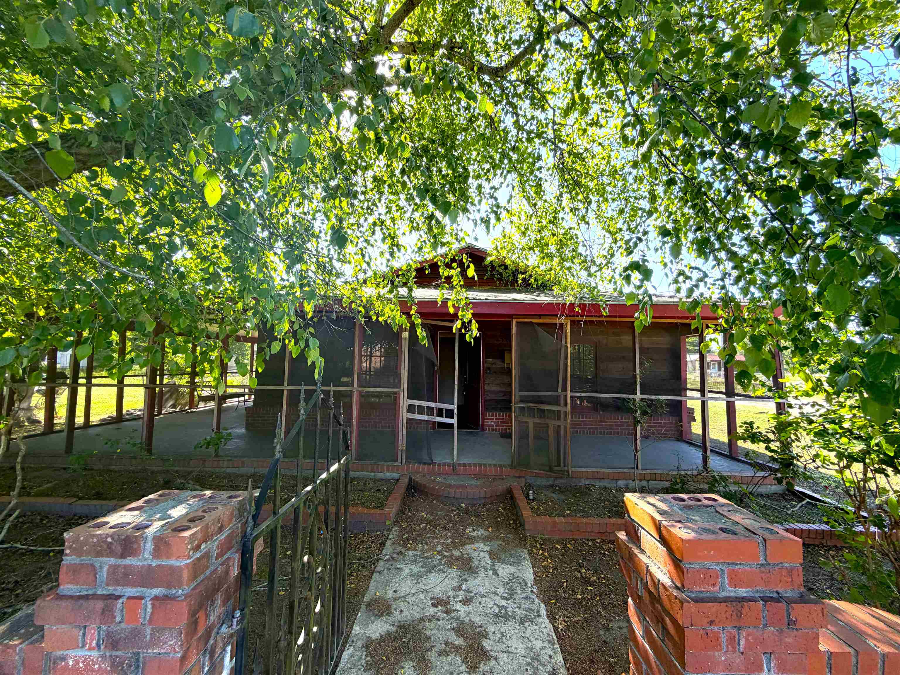318 Wilmont St. Property Photo 2