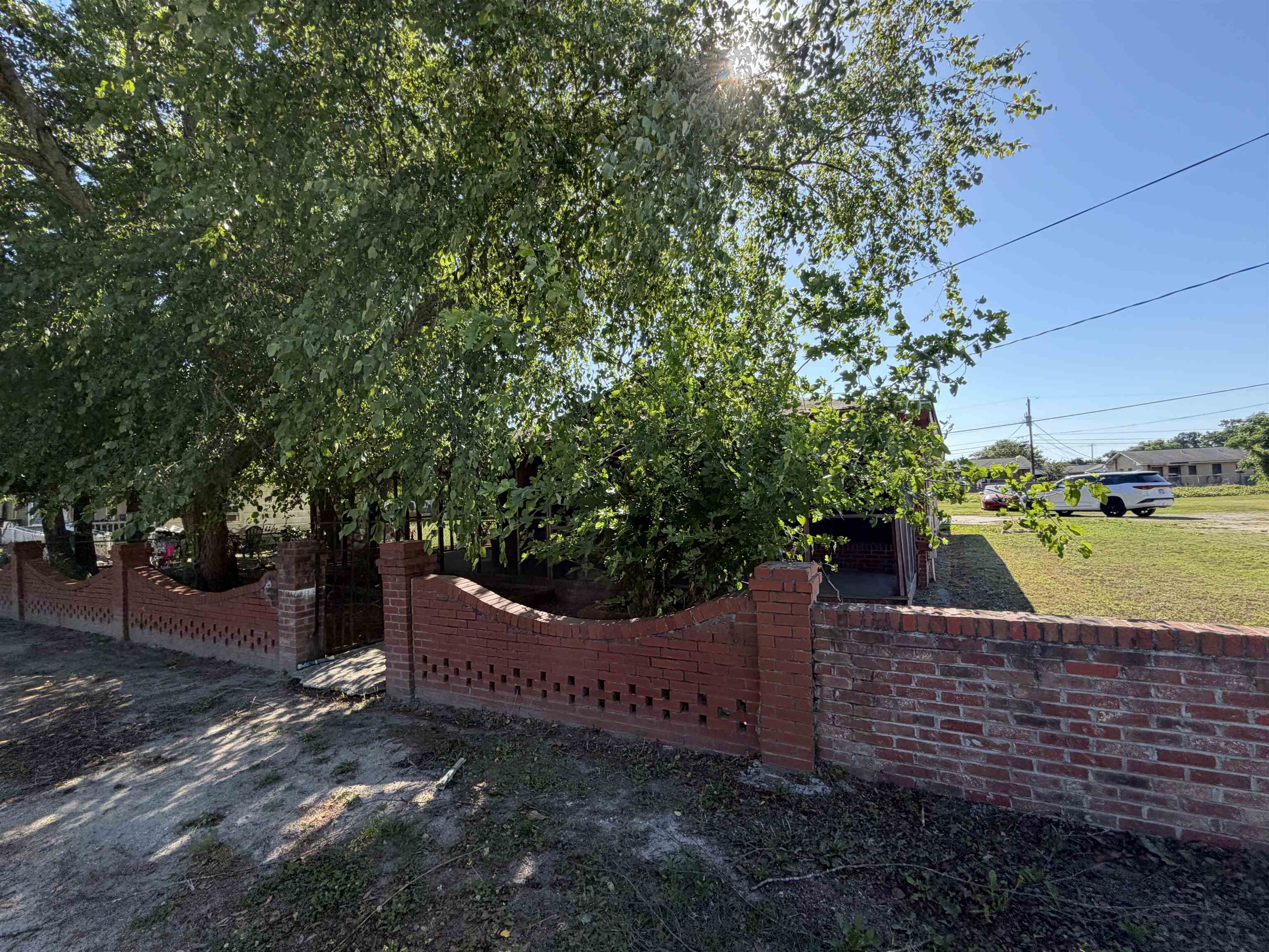 318 Wilmont St. Property Photo 4