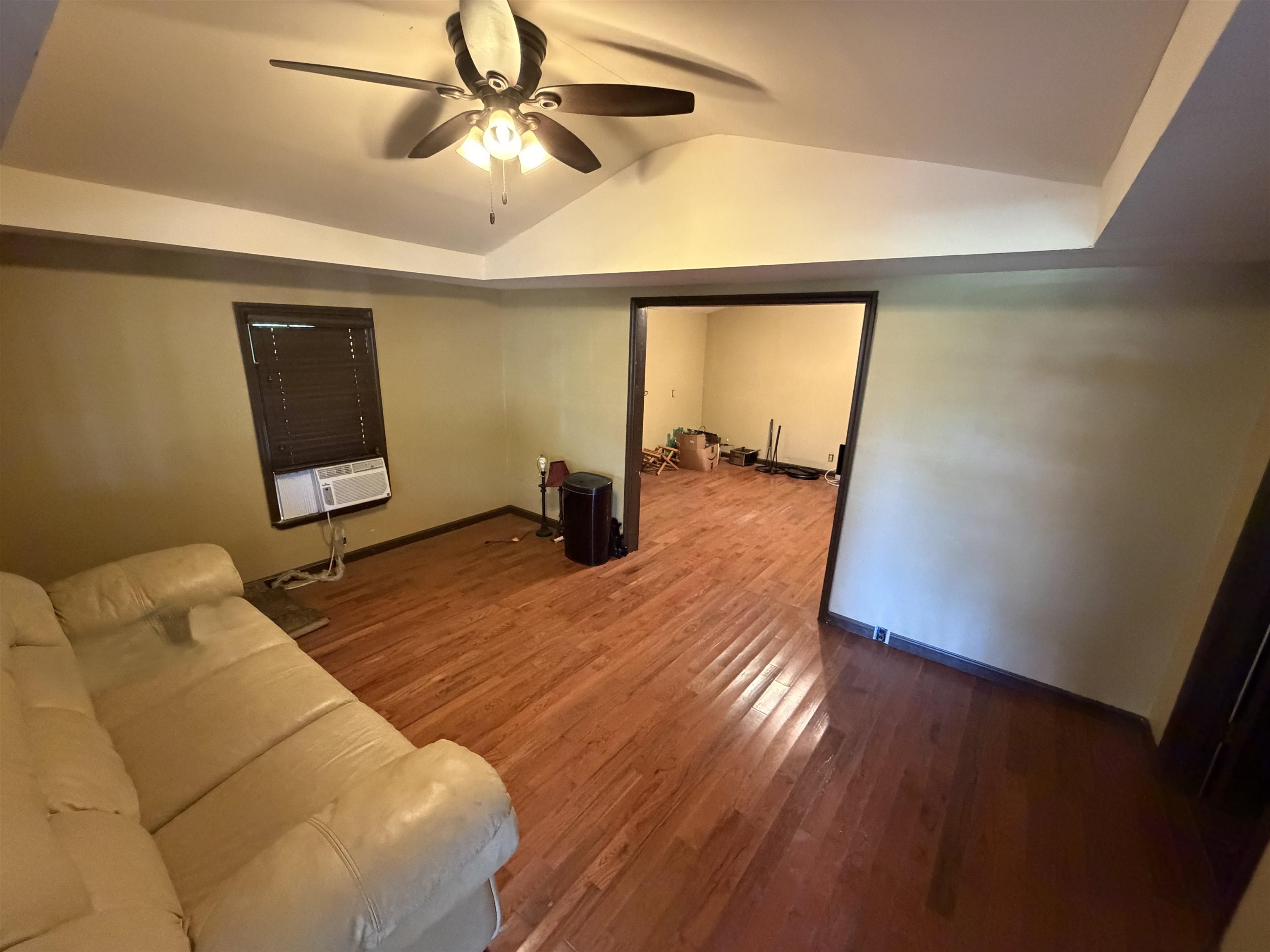 318 Wilmont St. Property Photo 6