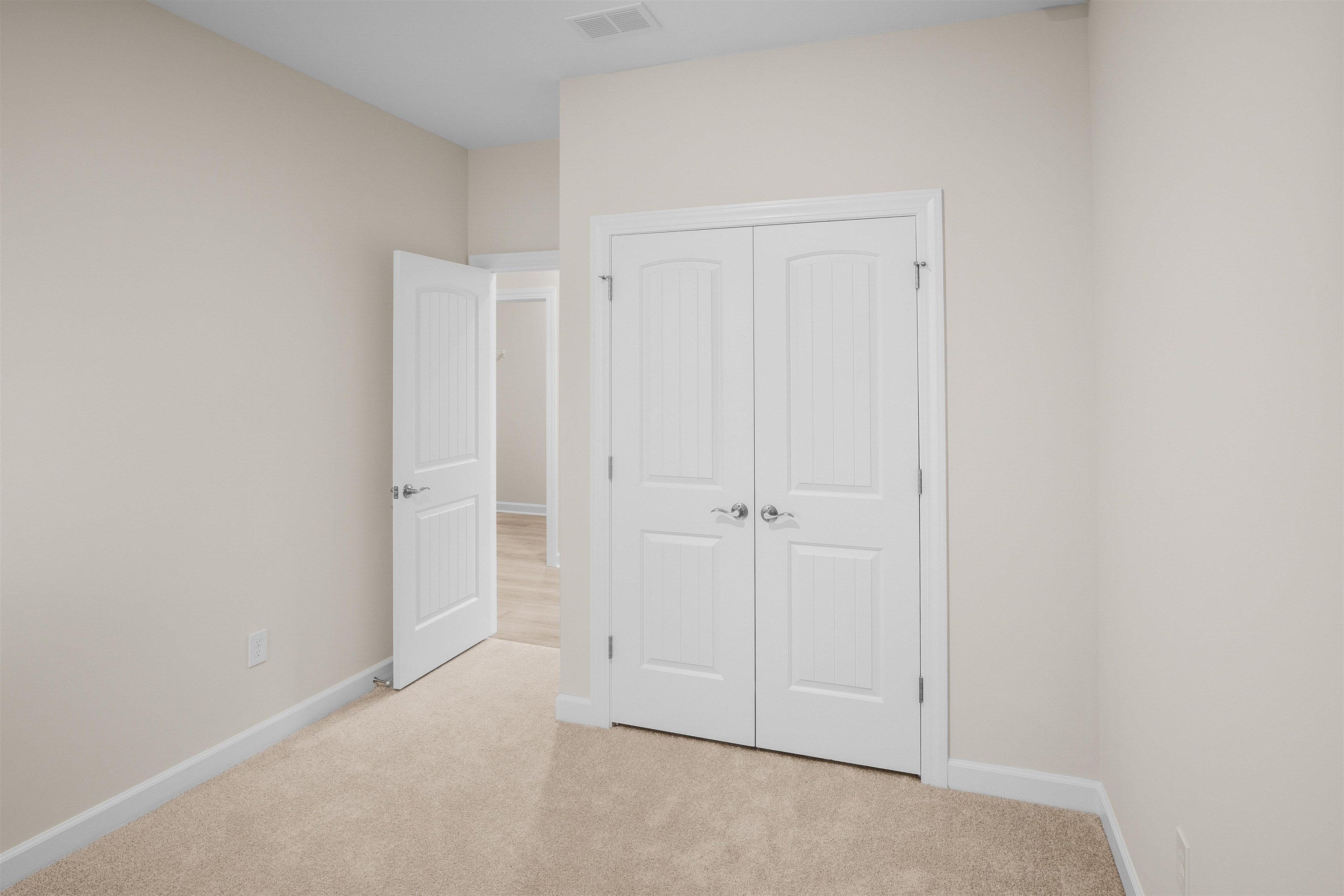 1324 Wykham Park Dr. Property Photo 10