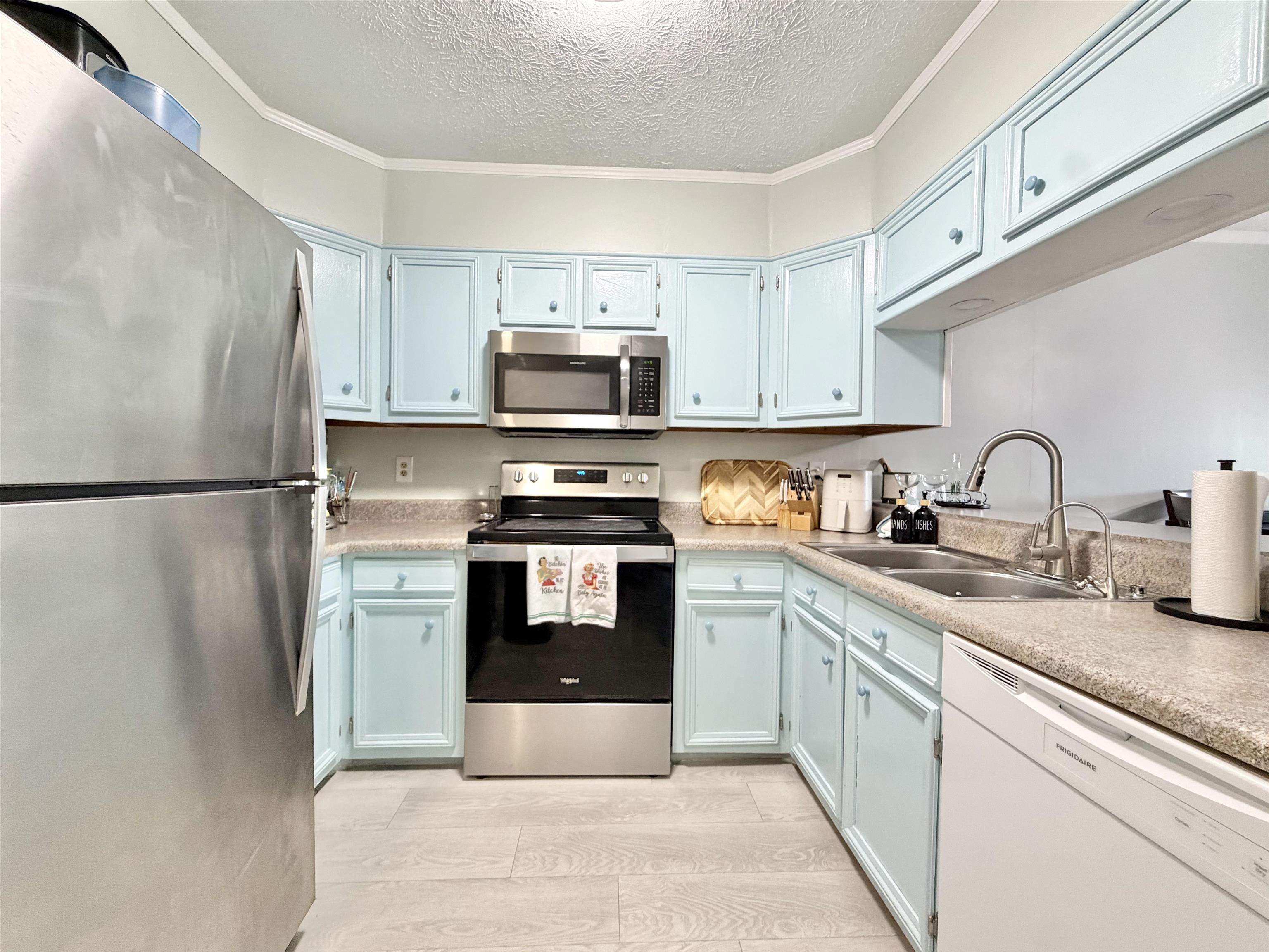9501 Shore Dr. Property Photo 4