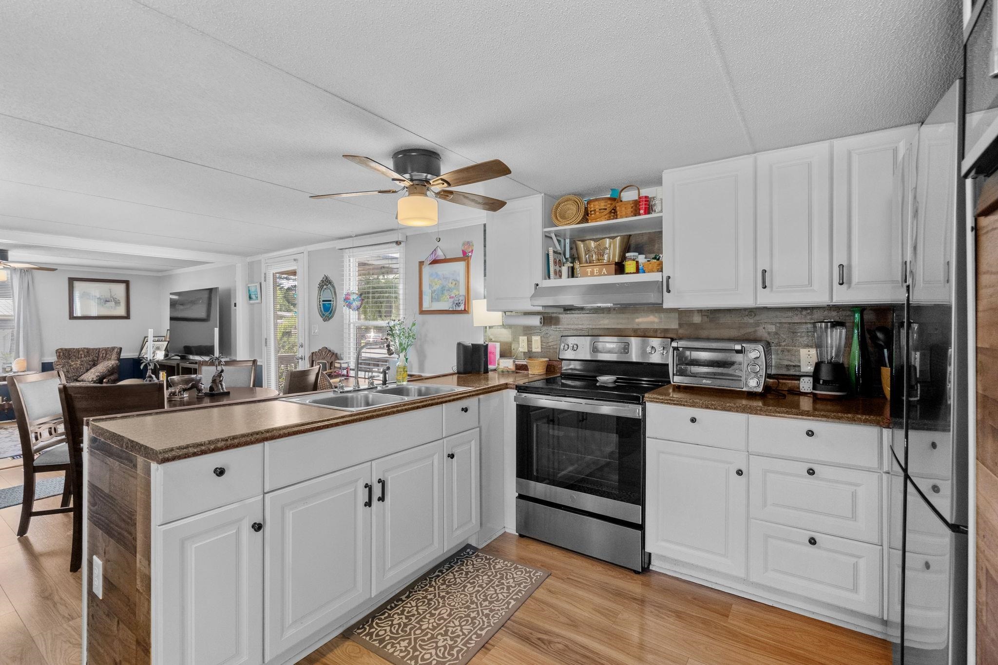 29 Seaway Ln. Property Photo 13