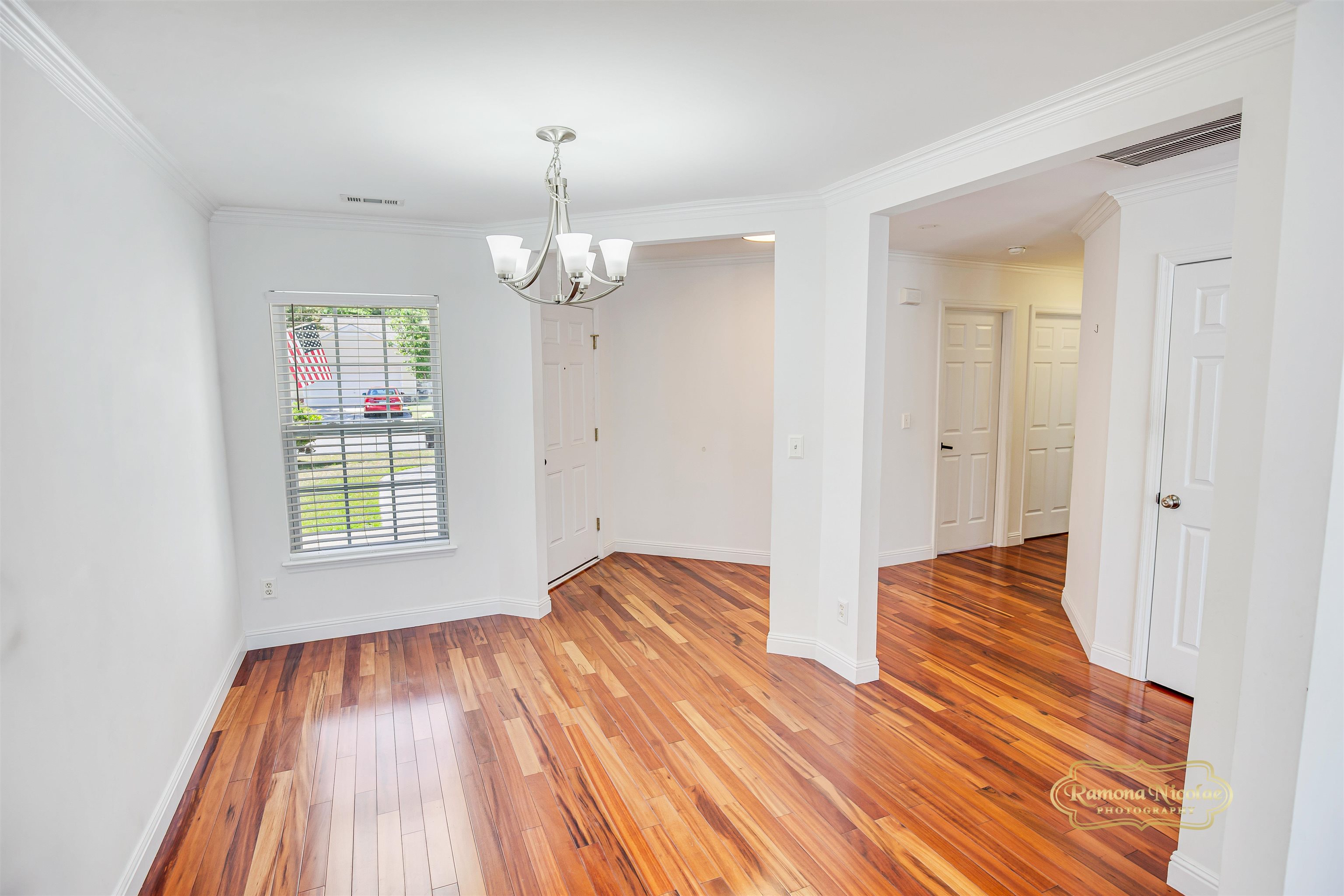 425 Bellegrove Dr. Property Photo 4
