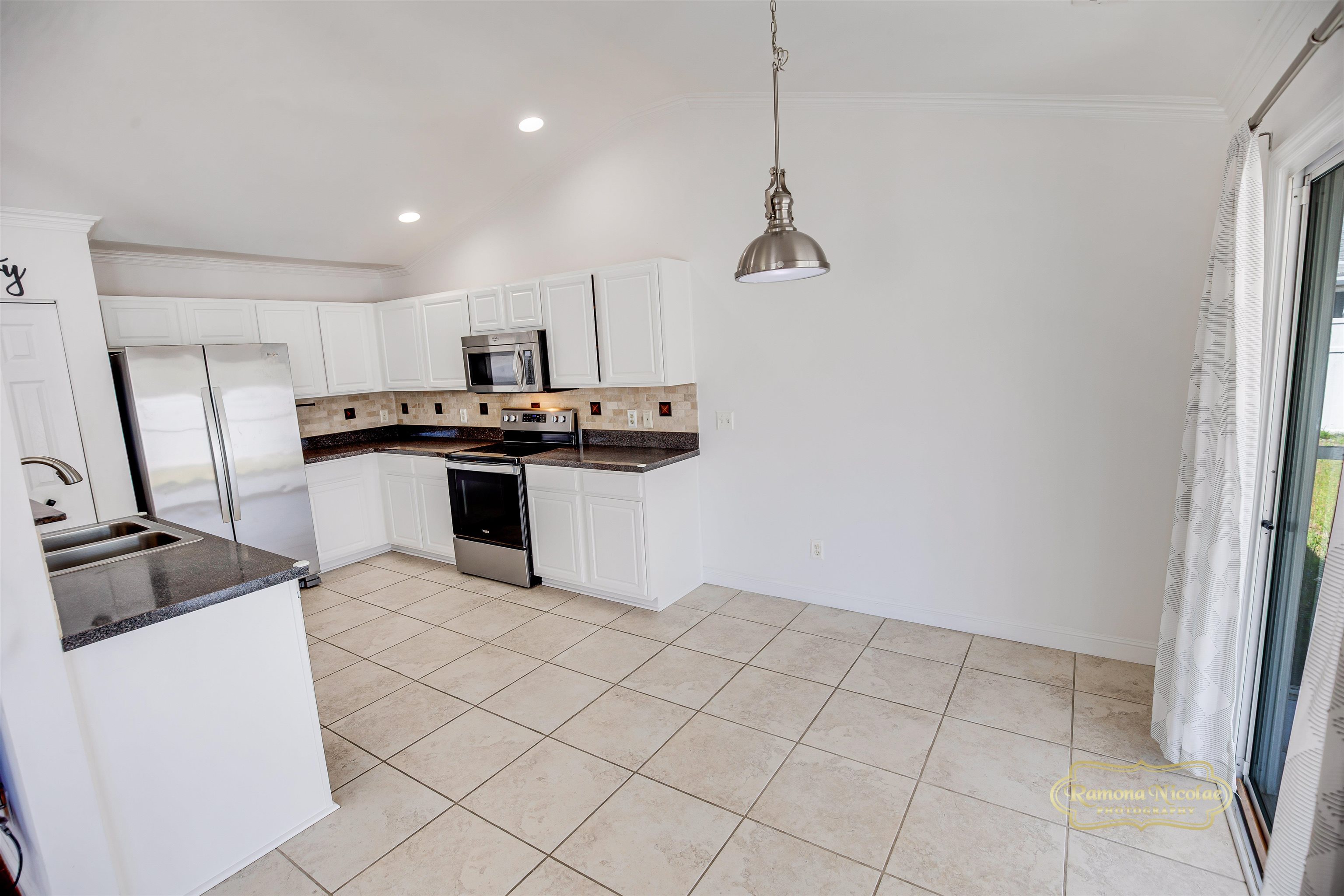 425 Bellegrove Dr. Property Photo 8