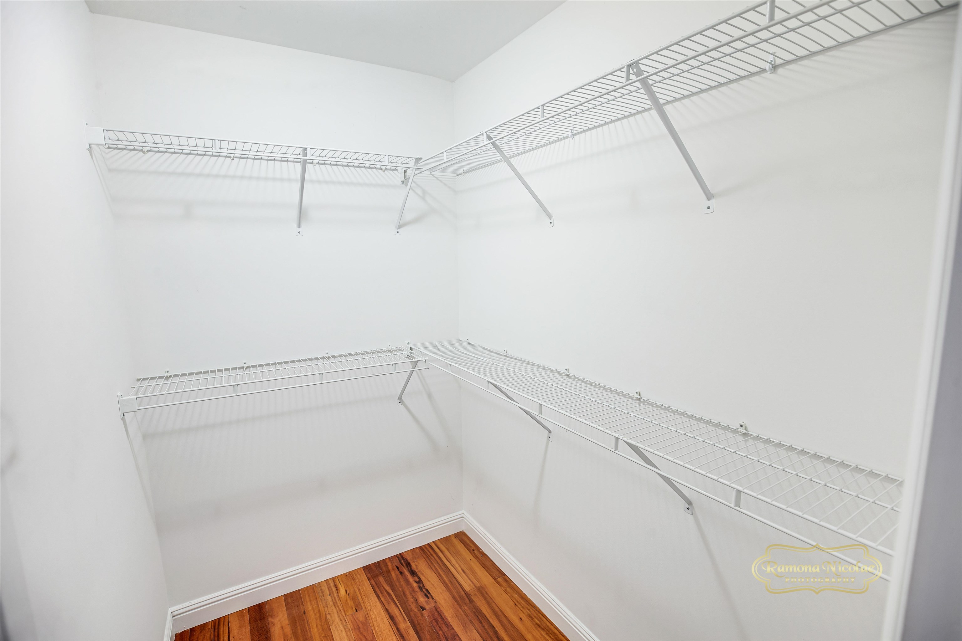 425 Bellegrove Dr. Property Photo 13