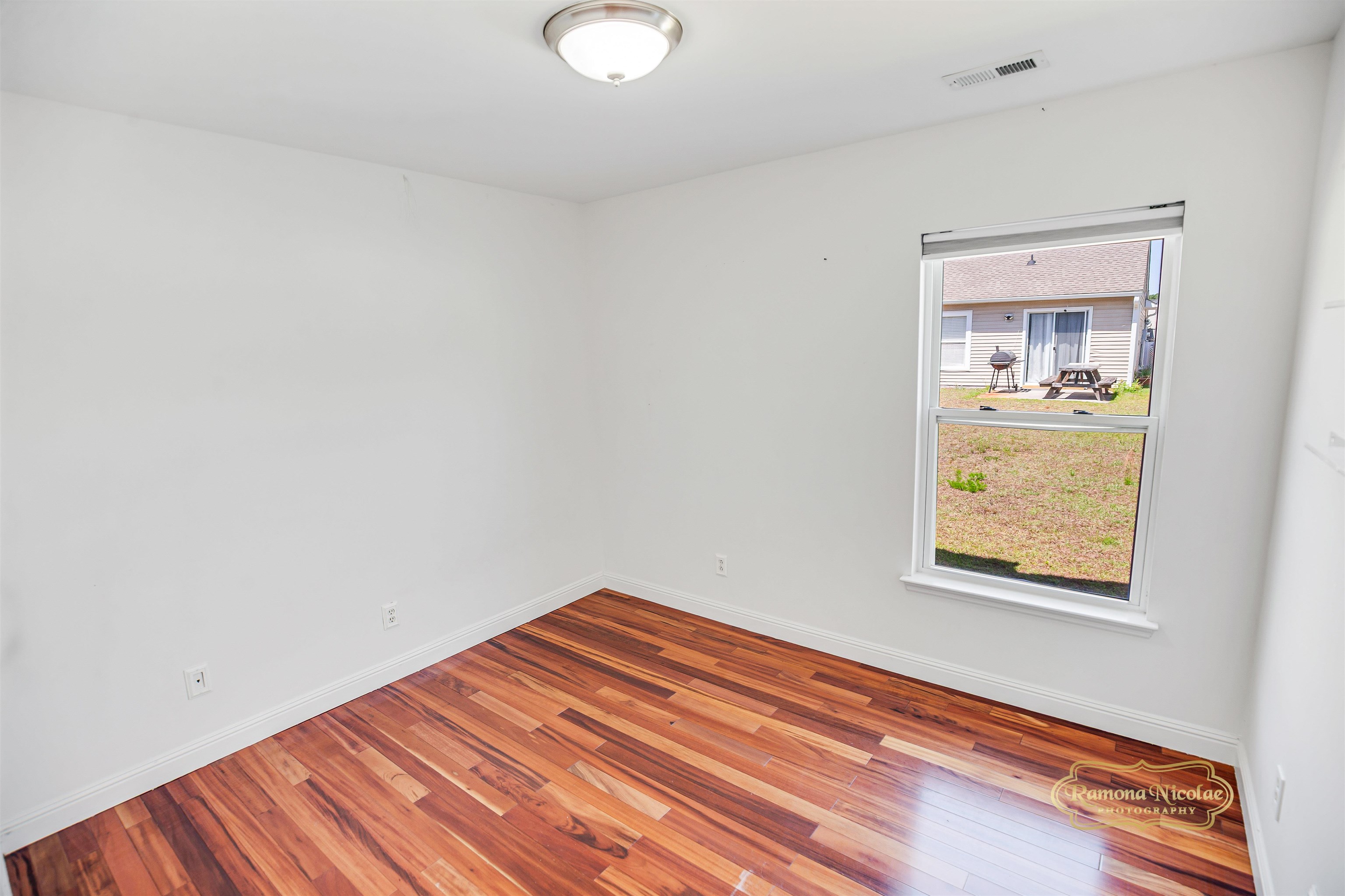 425 Bellegrove Dr. Property Photo 15