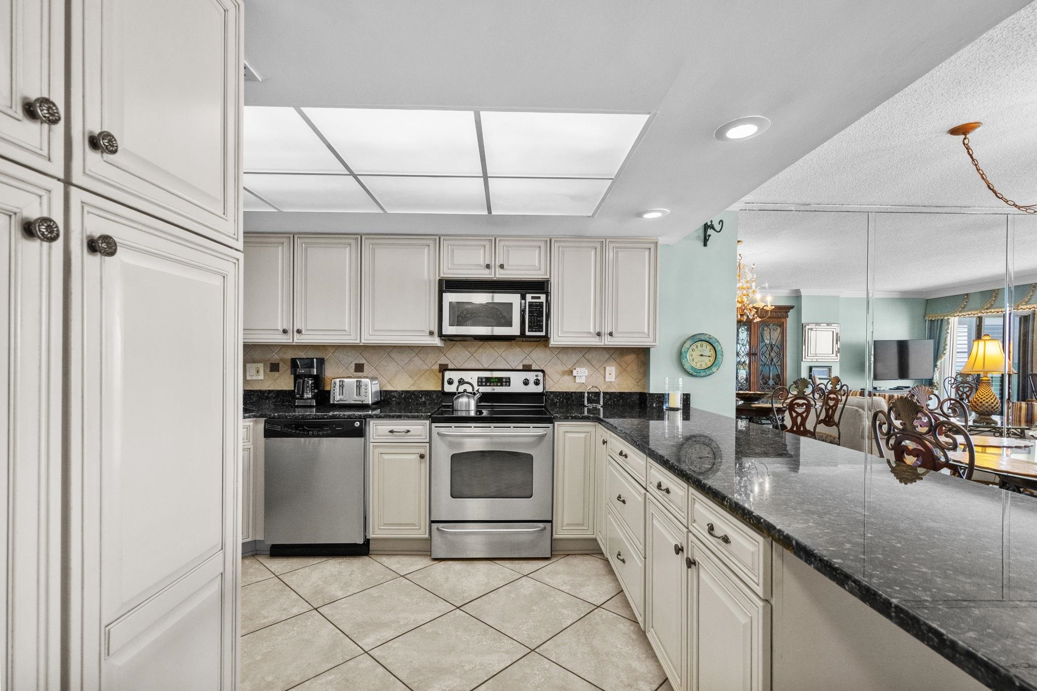 10200 Beach Club Dr. Property Photo 17