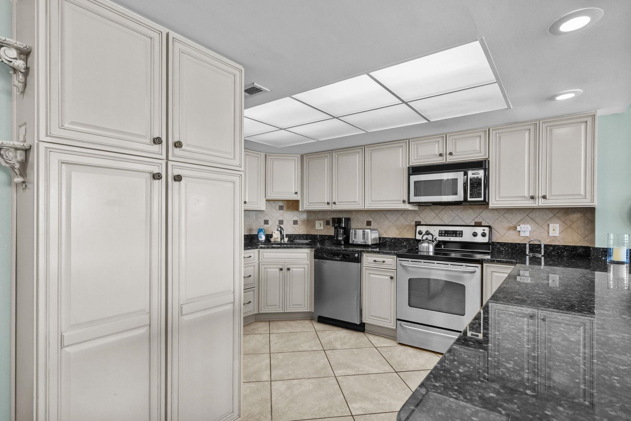 10200 Beach Club Dr. Property Photo 18