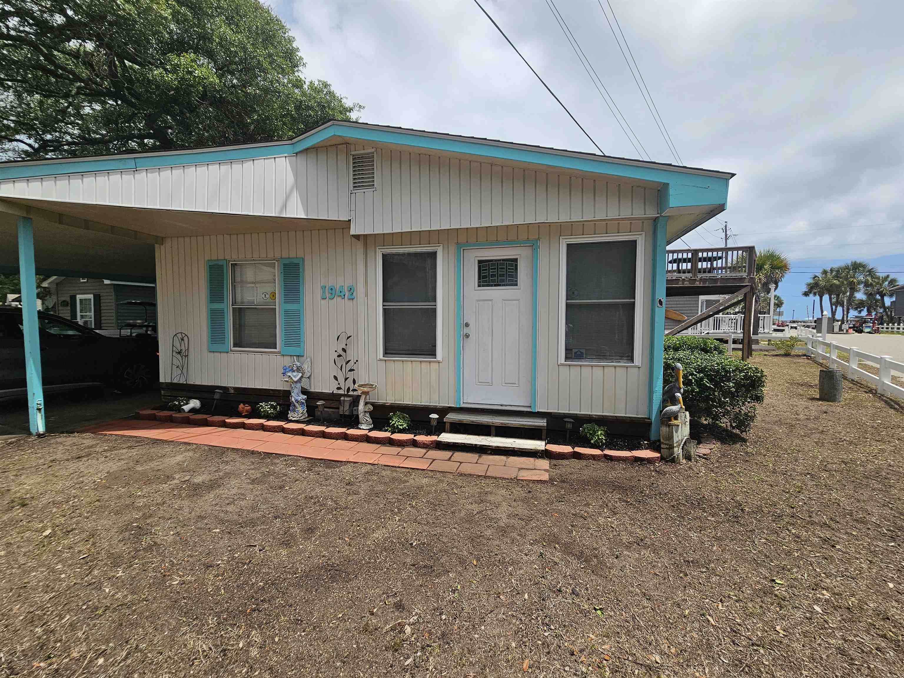1942 Kingfisher Dr. Property Photo 2