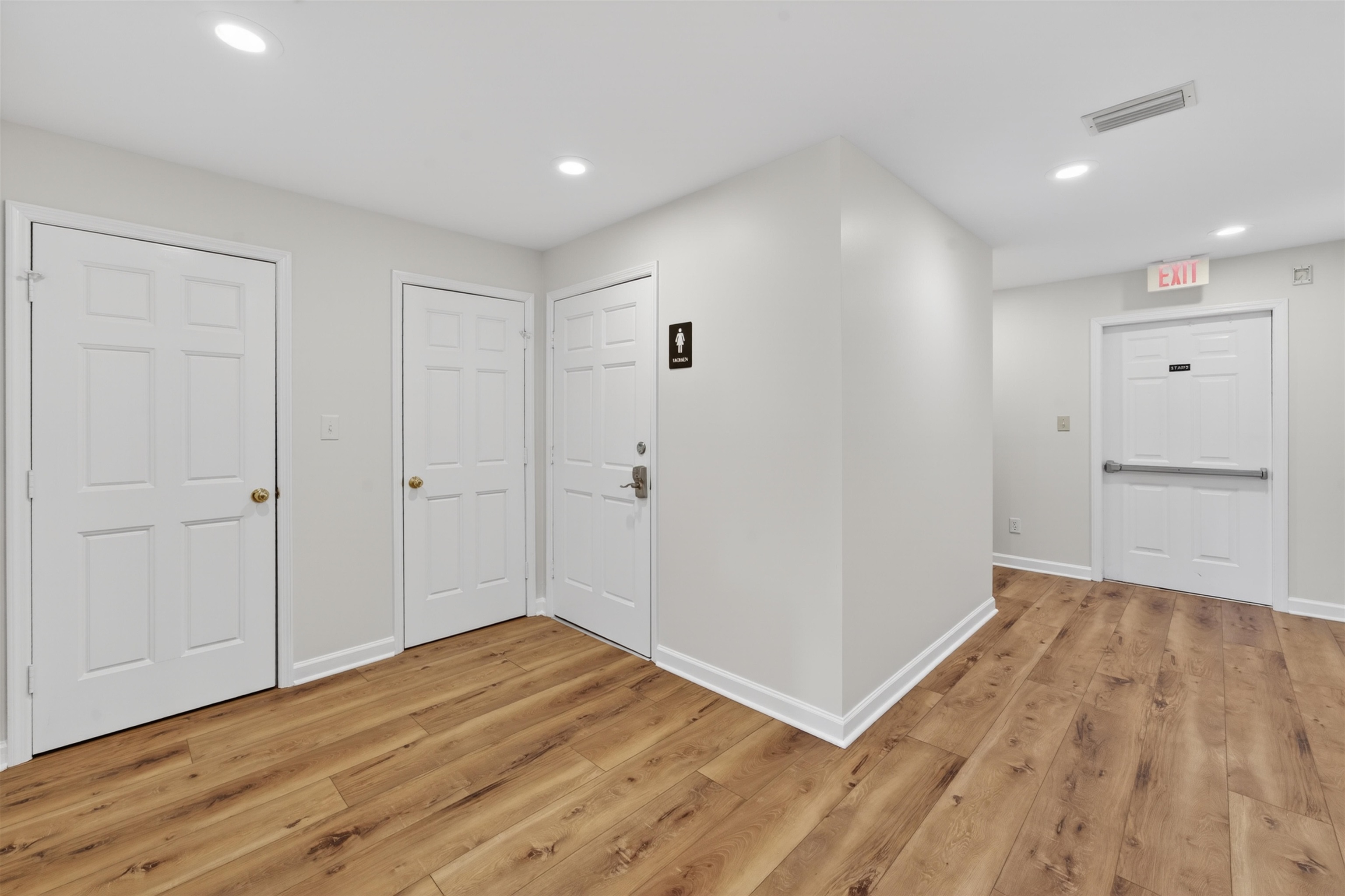 4702 Oleander Dr. Property Photo 42