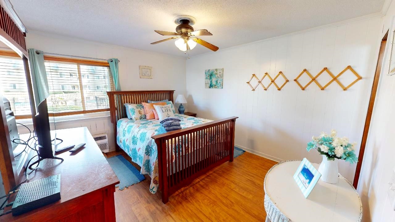 9660 Shore Dr. Property Photo 10