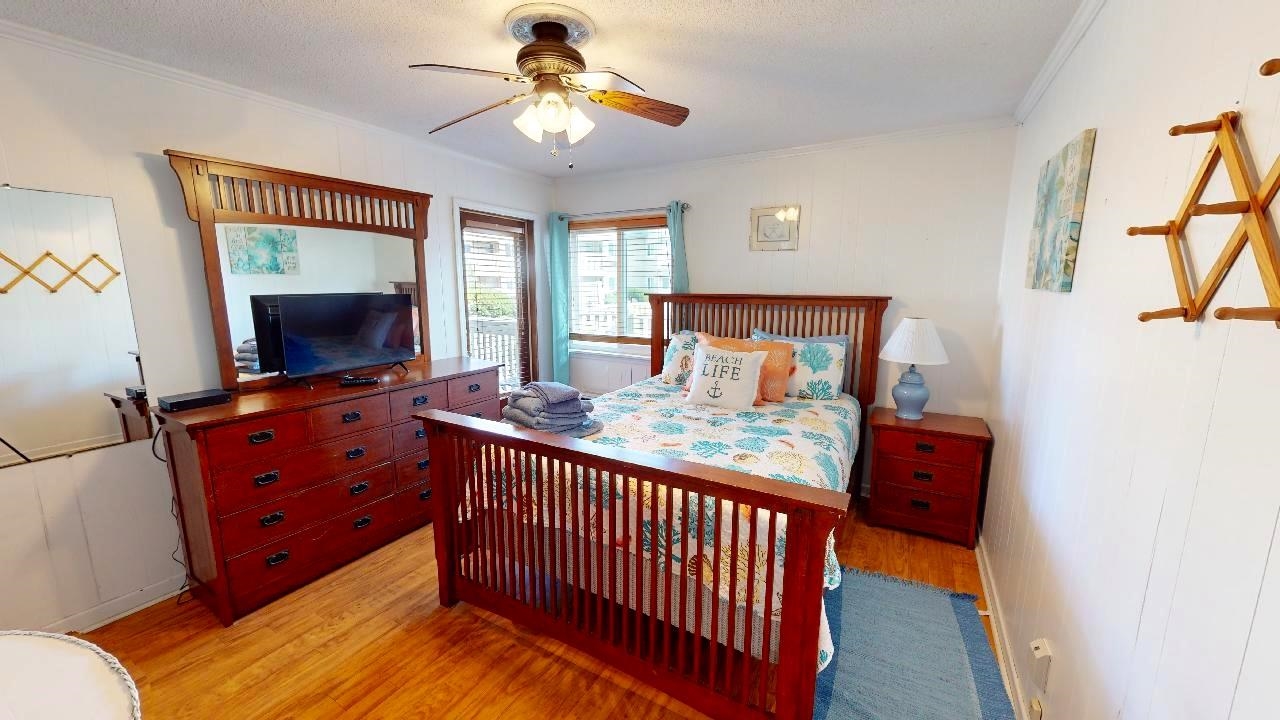 9660 Shore Dr. Property Photo 11