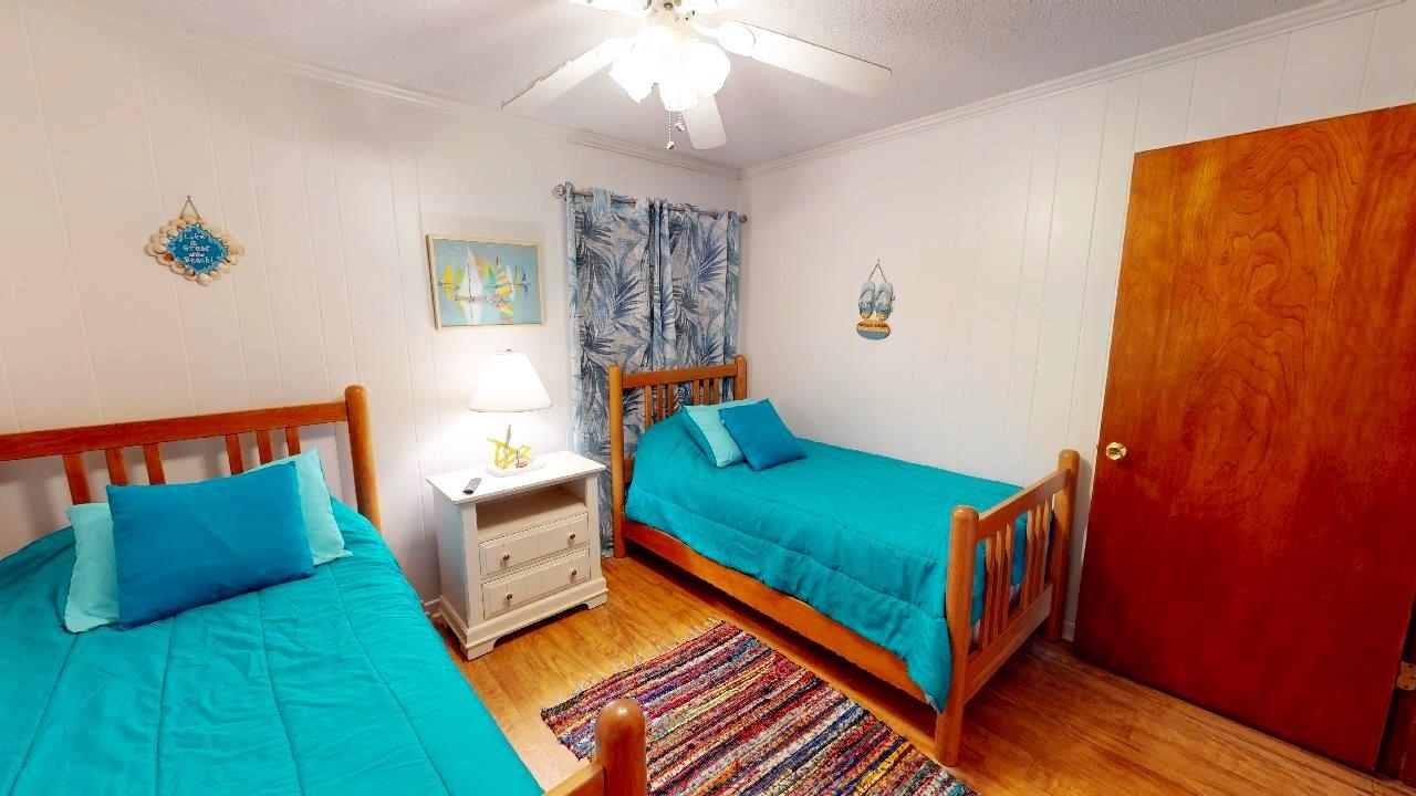 9660 Shore Dr. Property Photo 15