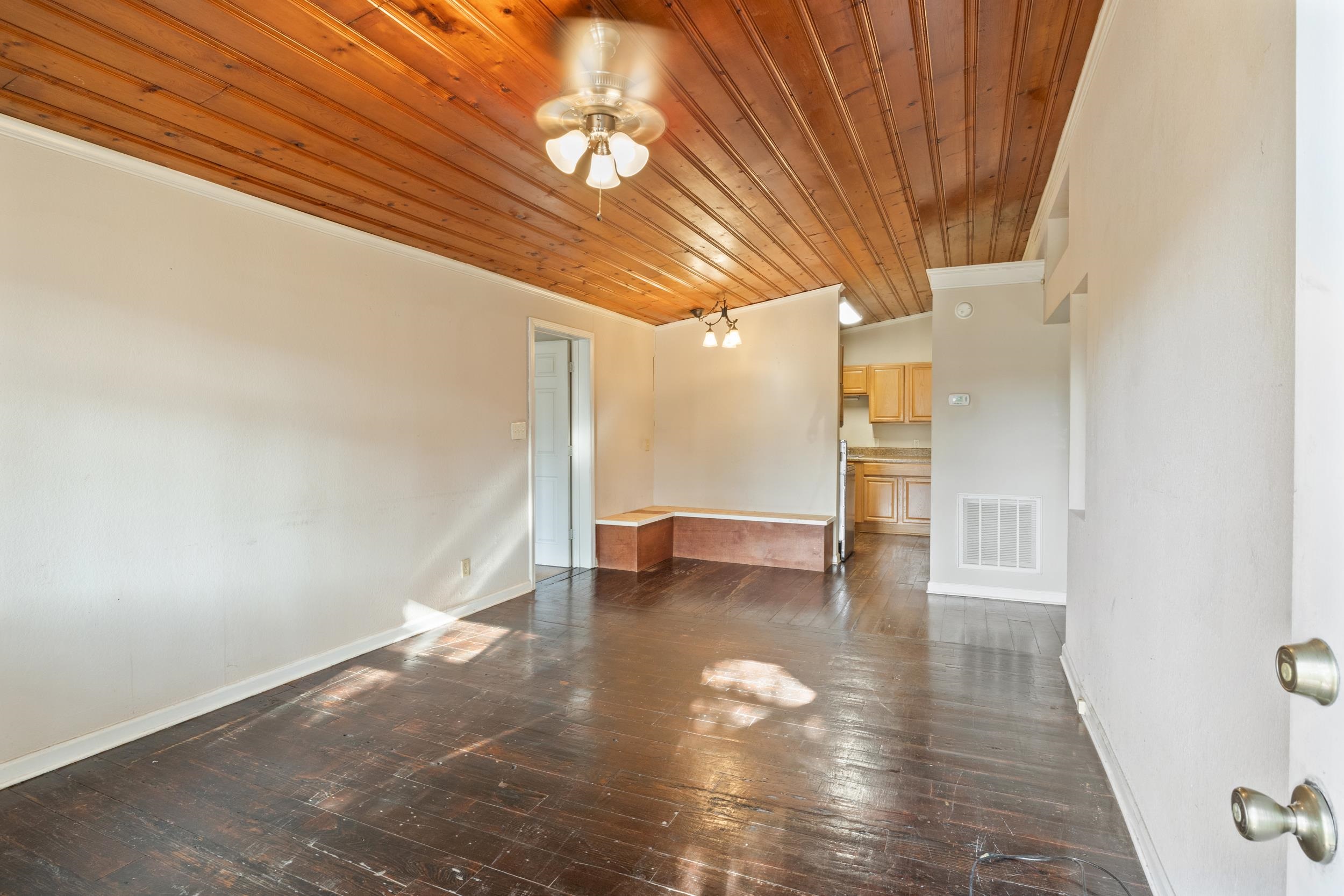 111 N Hollywood Dr. Property Photo 10