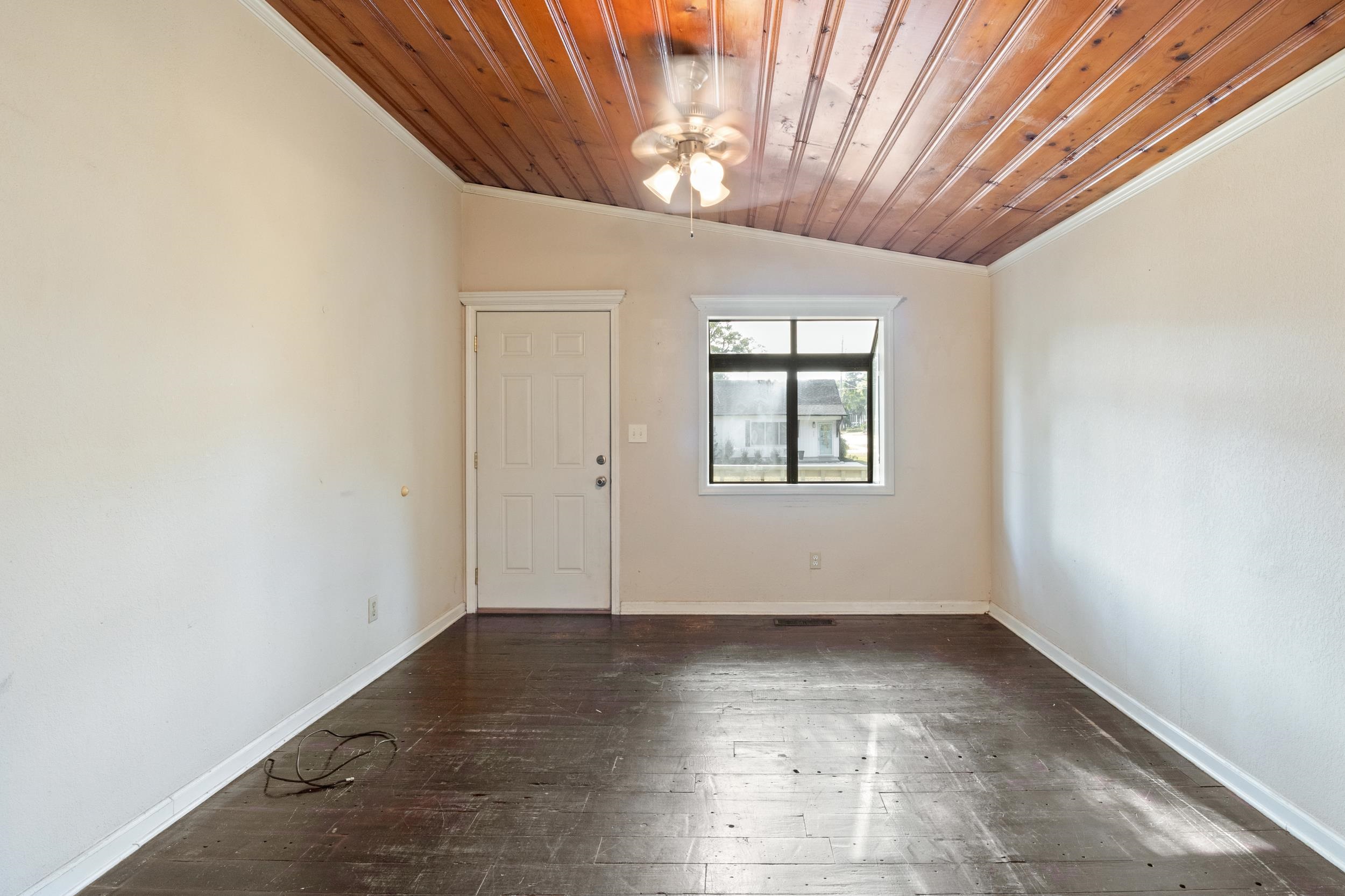 111 N Hollywood Dr. Property Photo 11