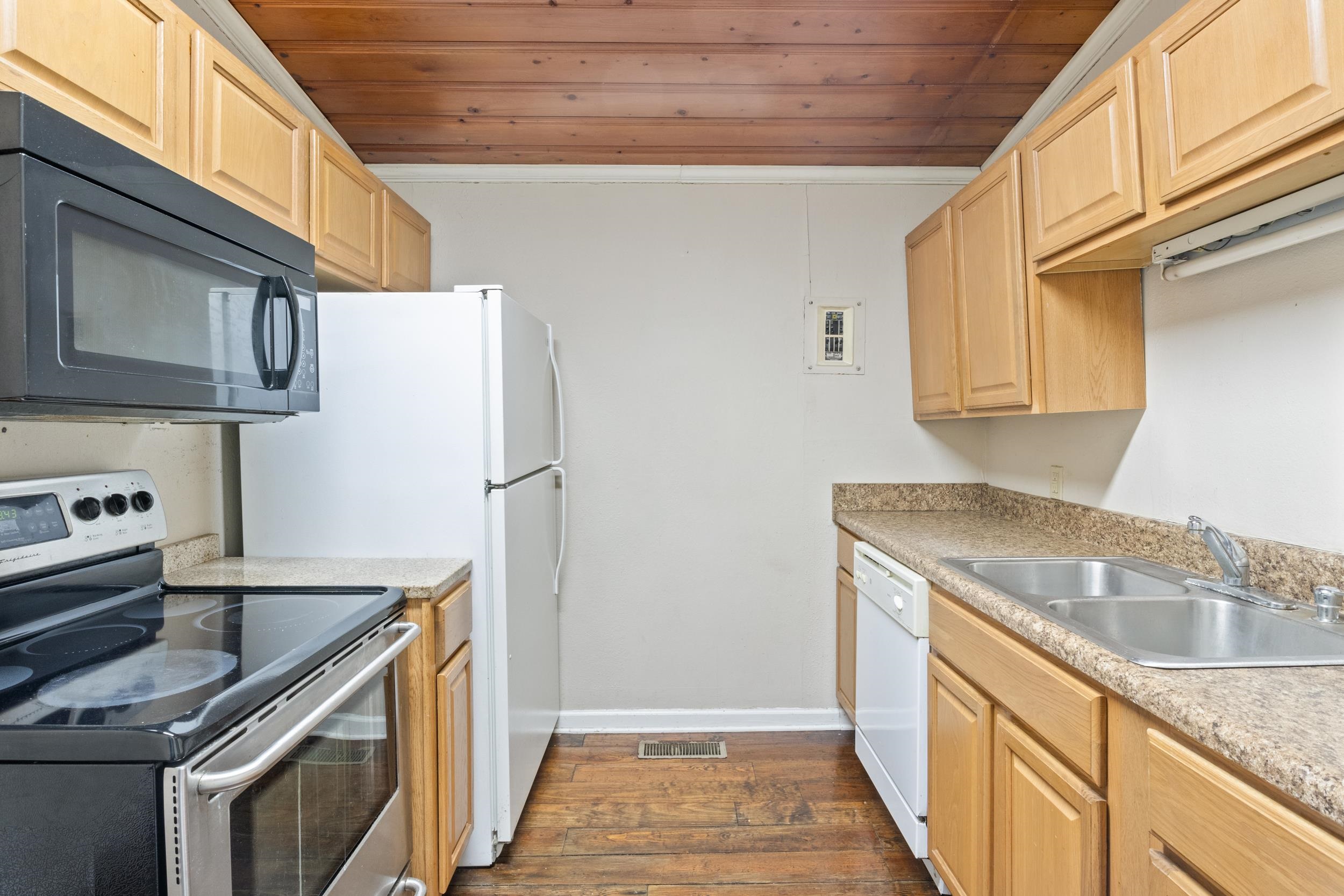 111 N Hollywood Dr. Property Photo 13