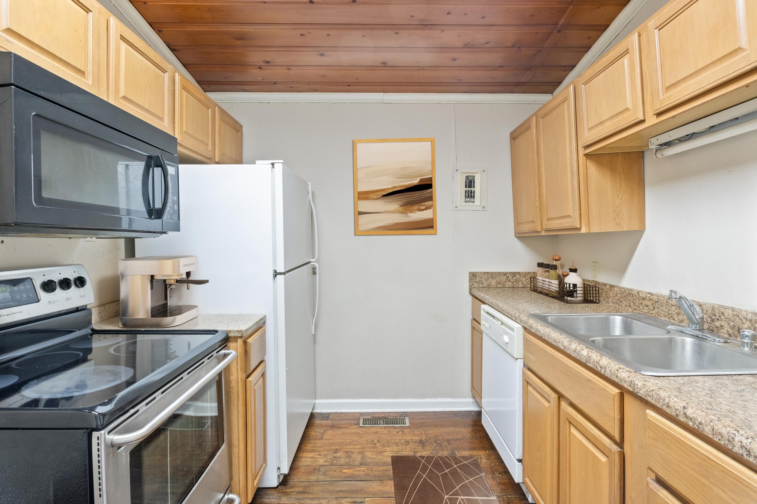 111 N Hollywood Dr. Property Photo 14