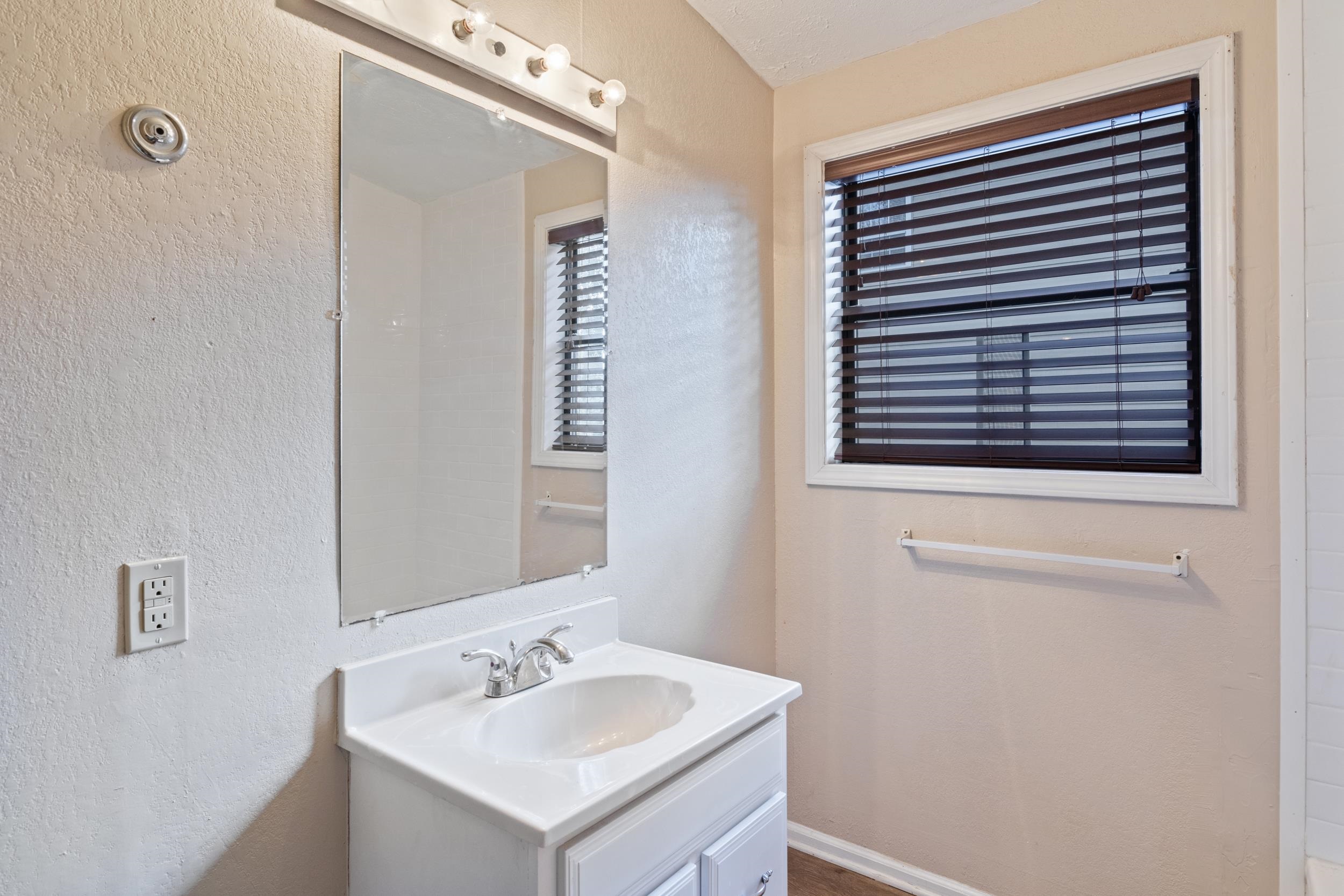 111 N Hollywood Dr. Property Photo 24